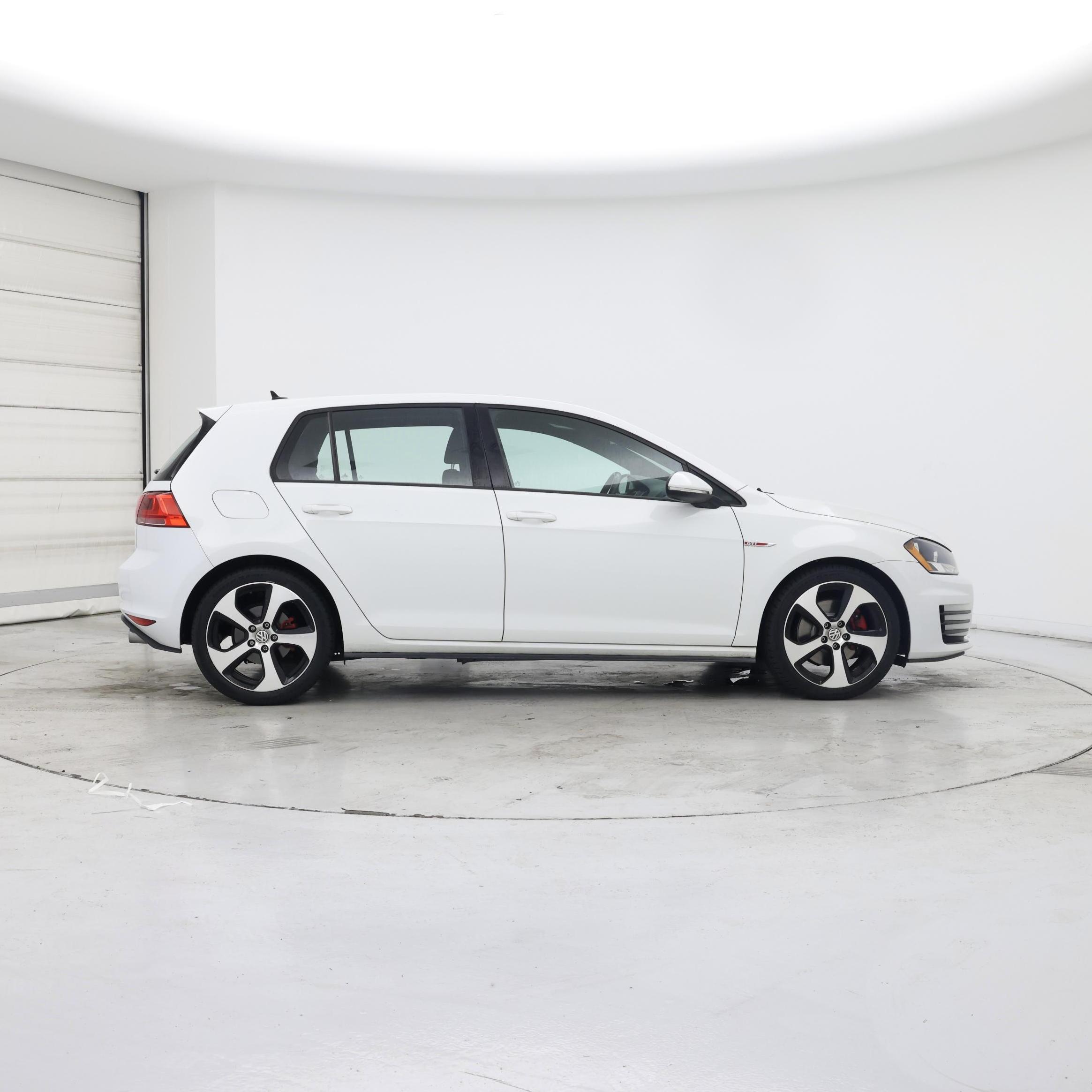 Thumbnail: 2017 Volkswagen Golf - 7