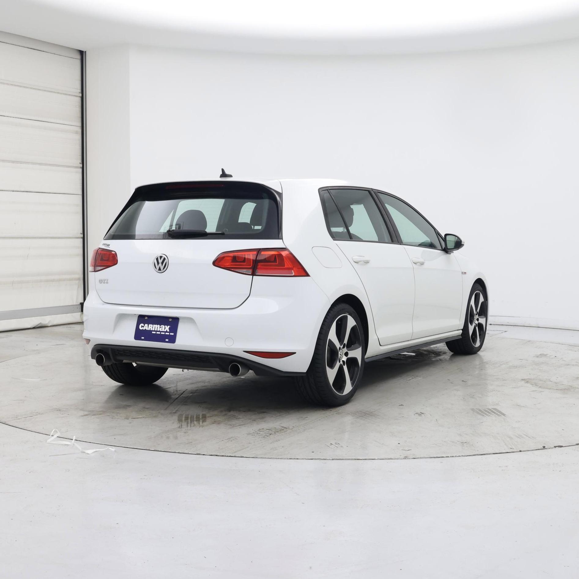 Thumbnail: 2017 Volkswagen Golf - 8
