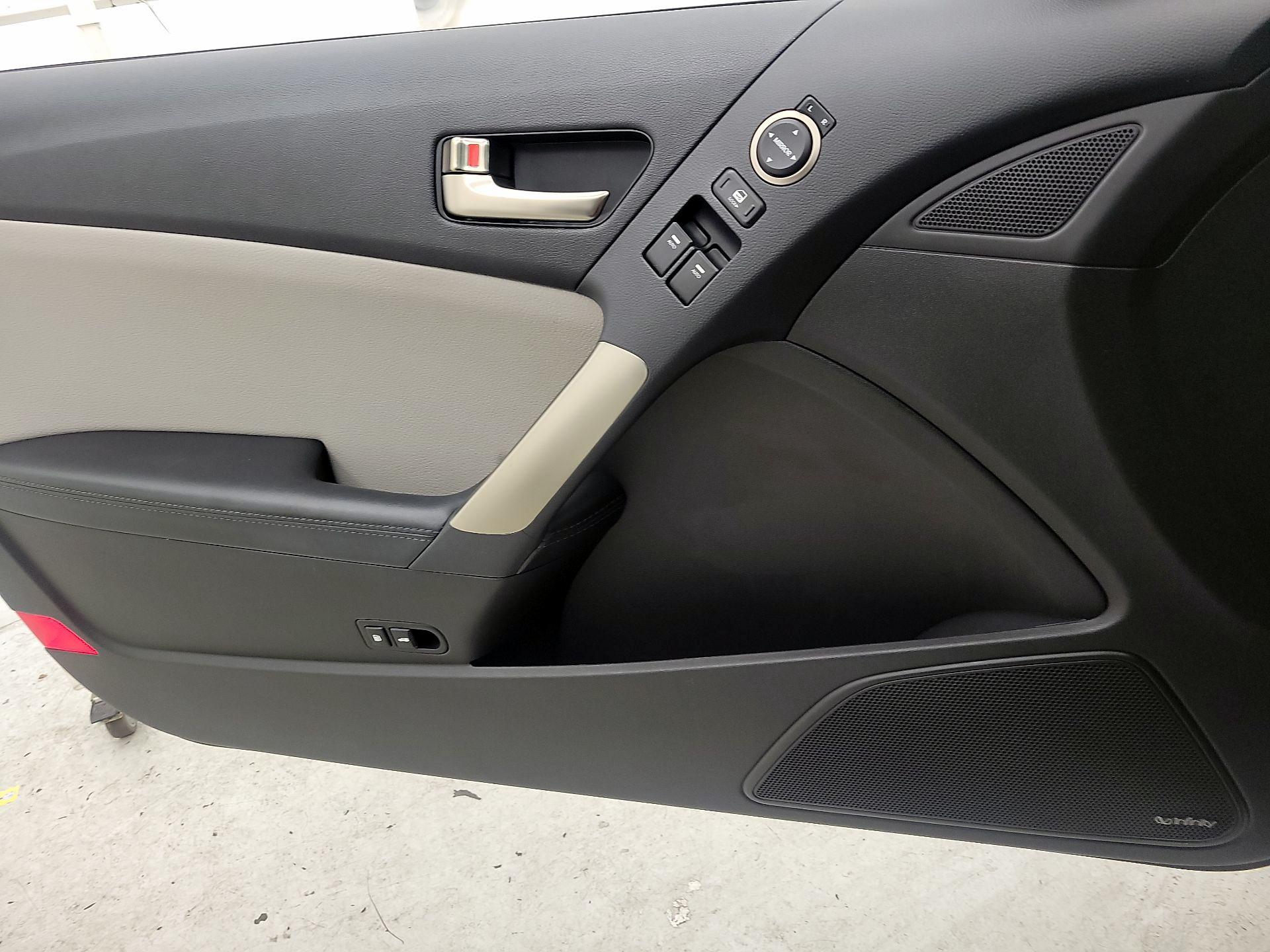Thumbnail: 2013 Hyundai Genesis - 12