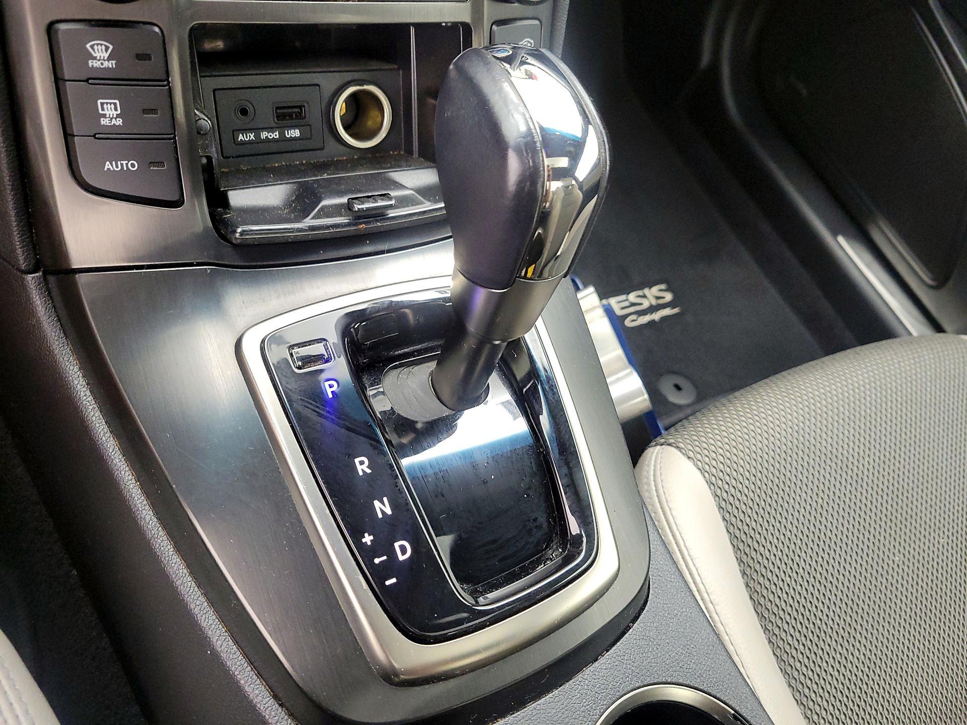 Thumbnail: 2013 Hyundai Genesis - 16