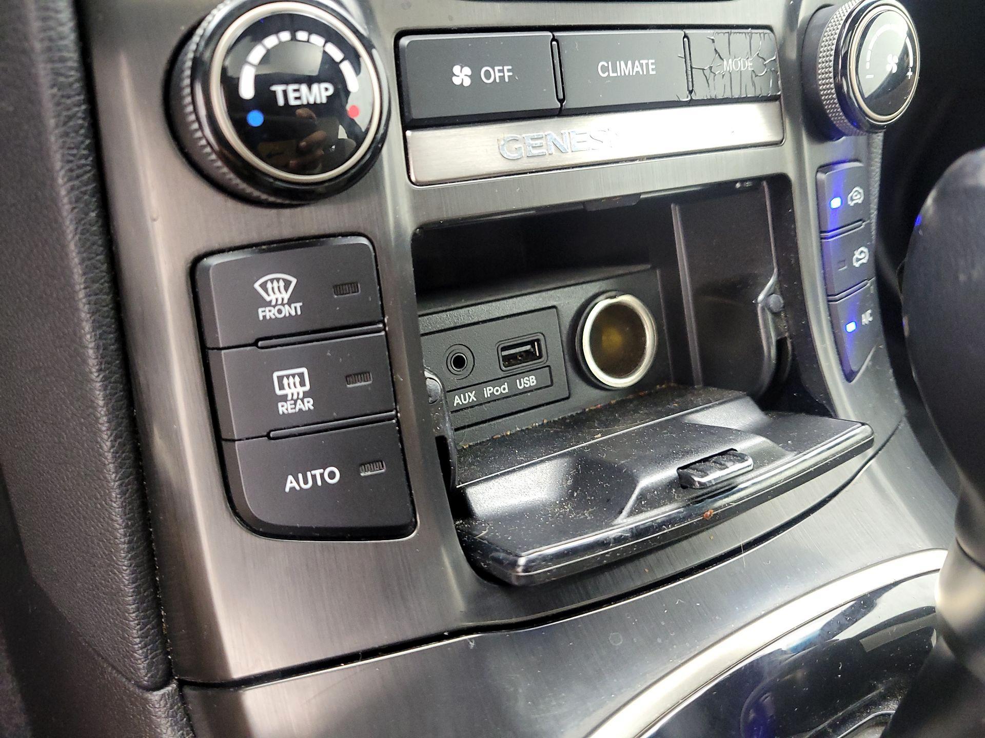 Thumbnail: 2013 Hyundai Genesis - 17