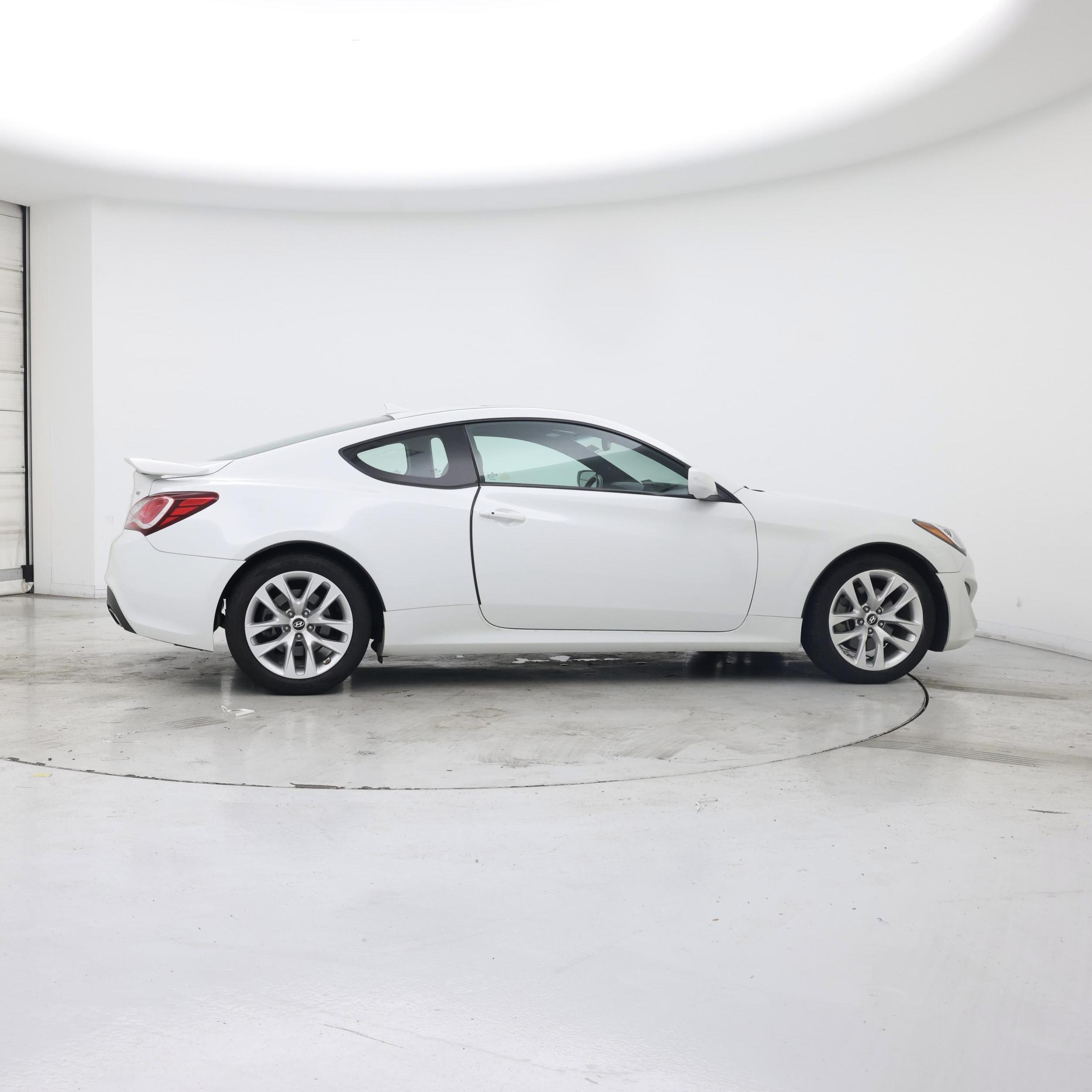 Thumbnail: 2013 Hyundai Genesis - 7