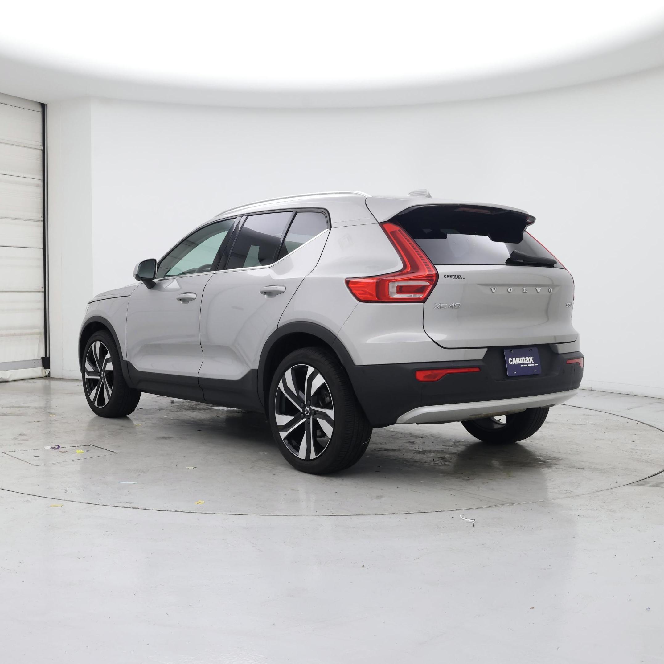 Thumbnail: 2023 Volvo XC40 - 2