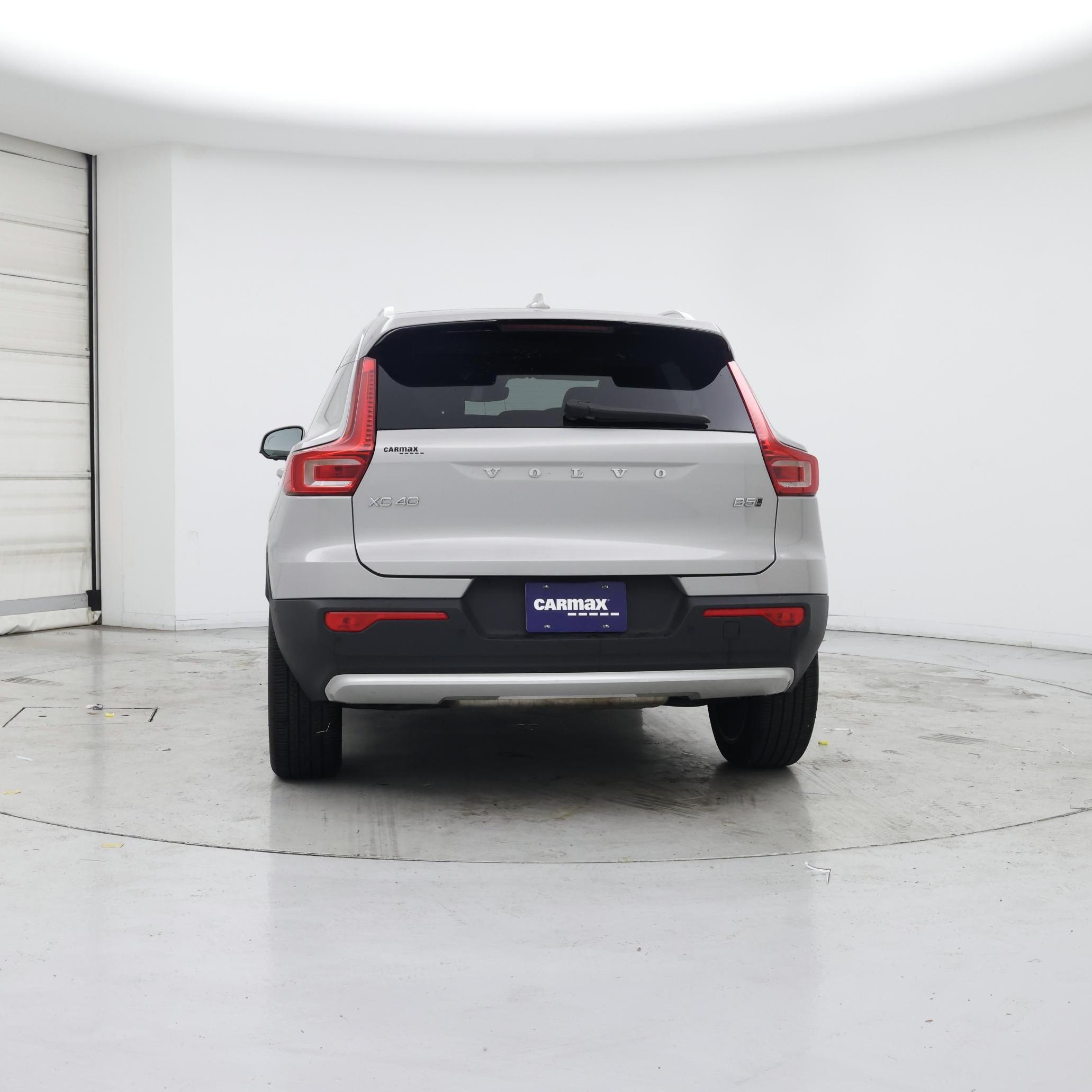 Thumbnail: 2023 Volvo XC40 - 6