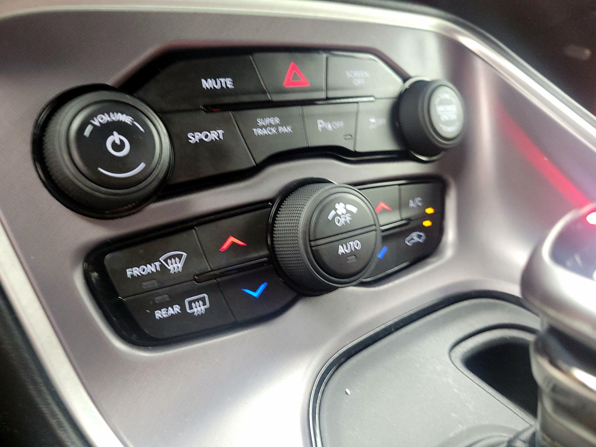 Thumbnail: 2019 Dodge Challenger - 17