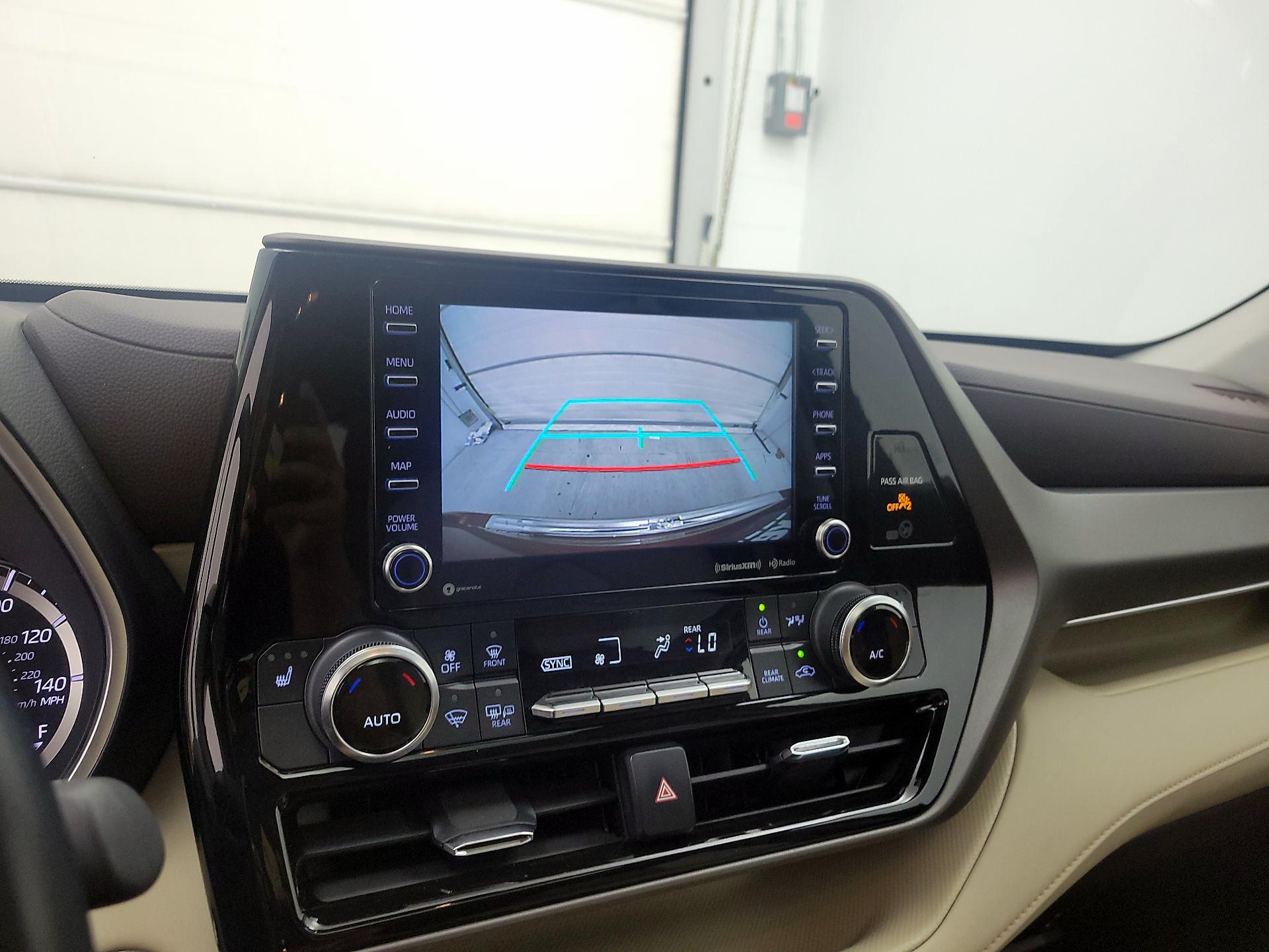Thumbnail: 2022 Toyota Highlander - 14
