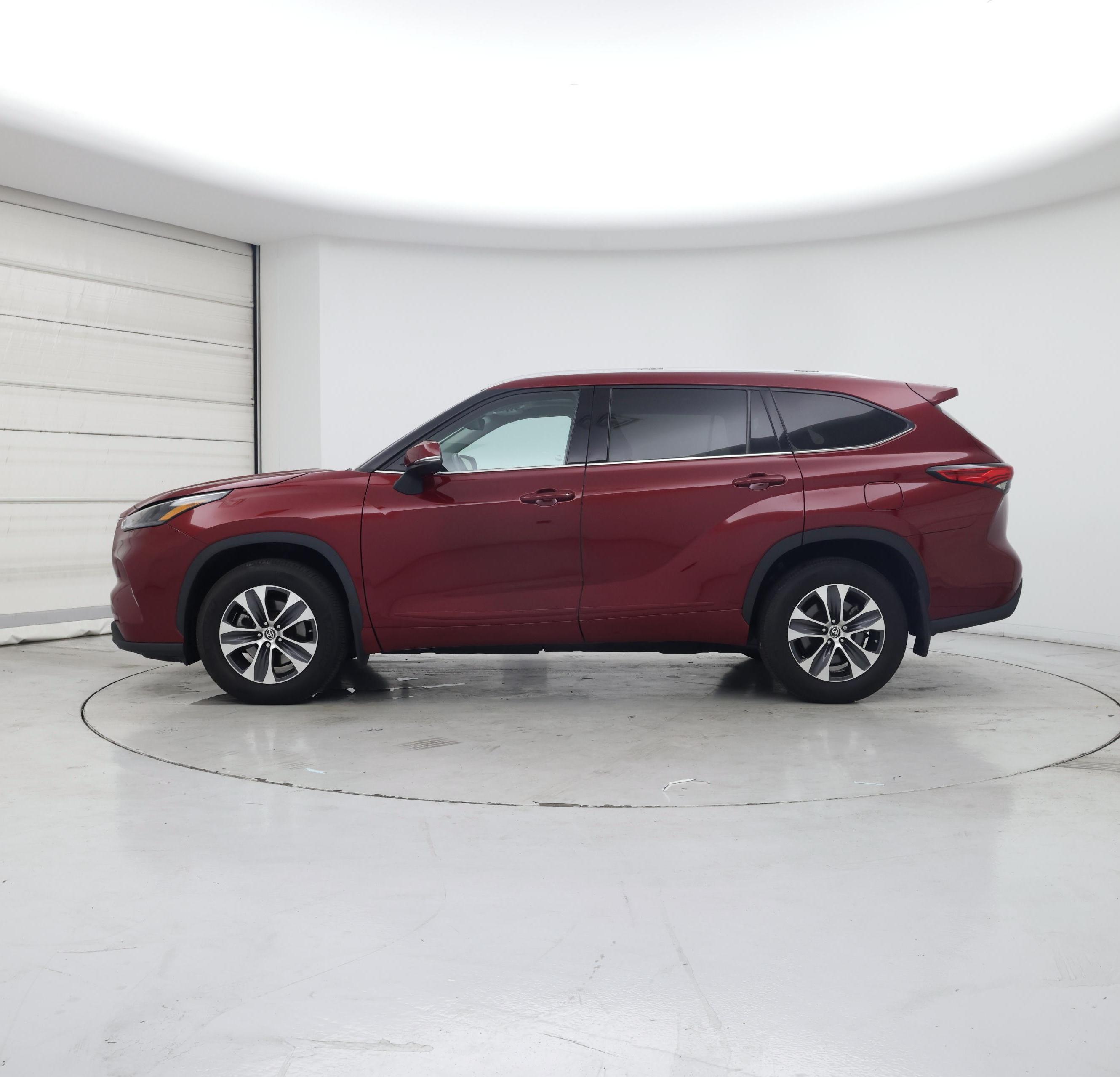 Thumbnail: 2022 Toyota Highlander - 3