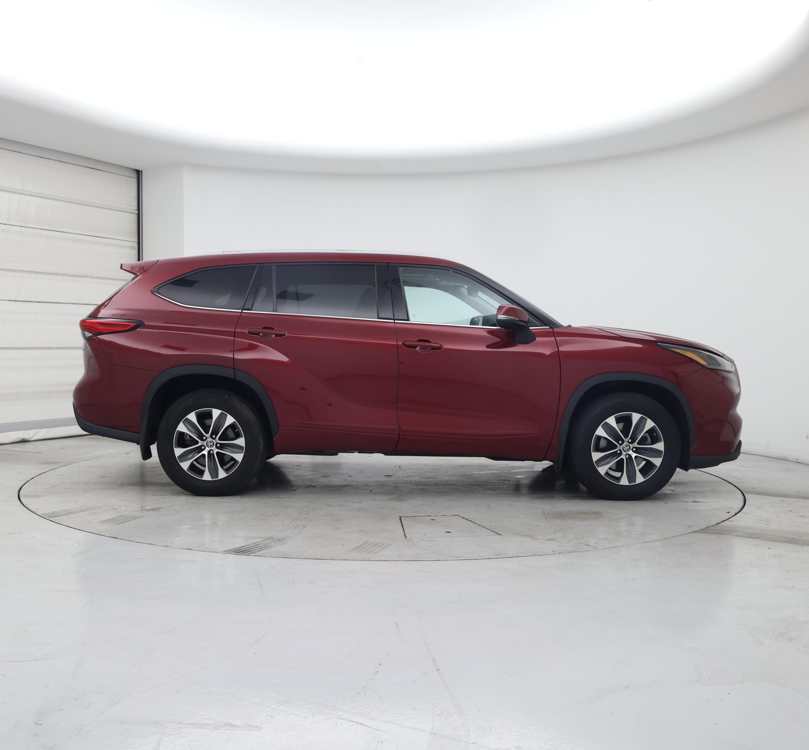 Thumbnail: 2022 Toyota Highlander - 7