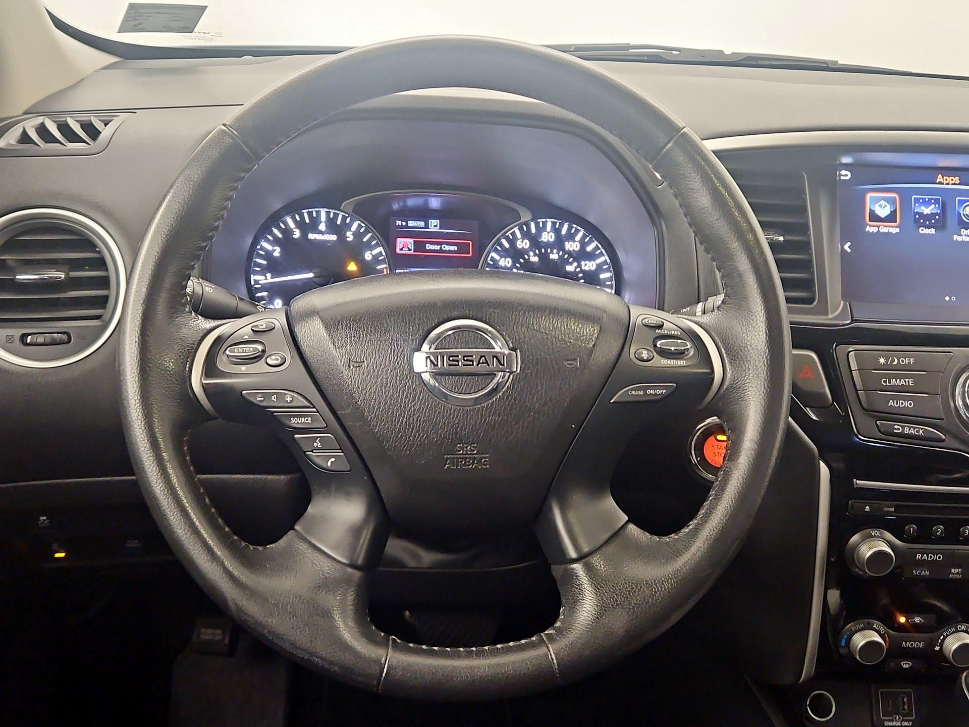 Thumbnail: 2019 Nissan Pathfinder - 10