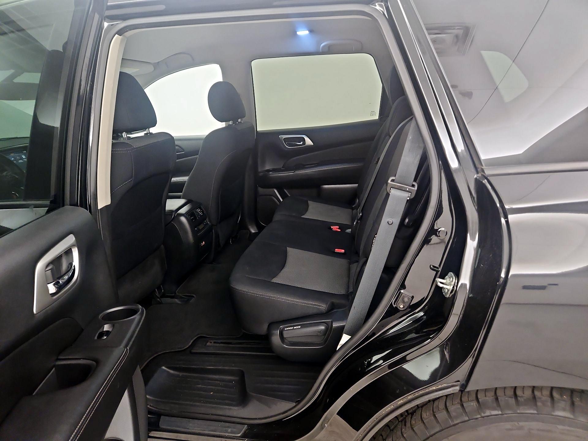 Thumbnail: 2019 Nissan Pathfinder - 19