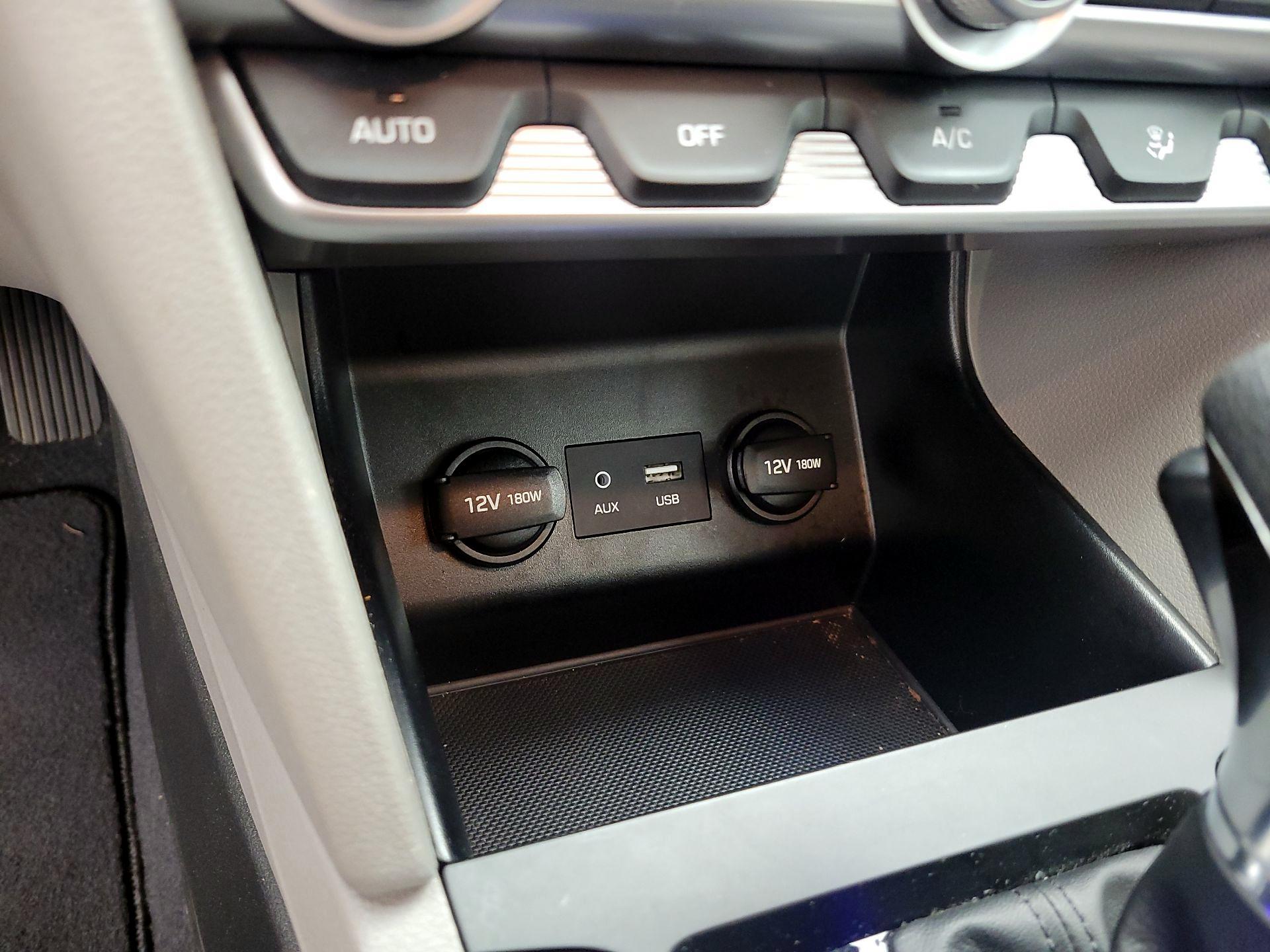 Thumbnail: 2020 Hyundai Elantra - 18
