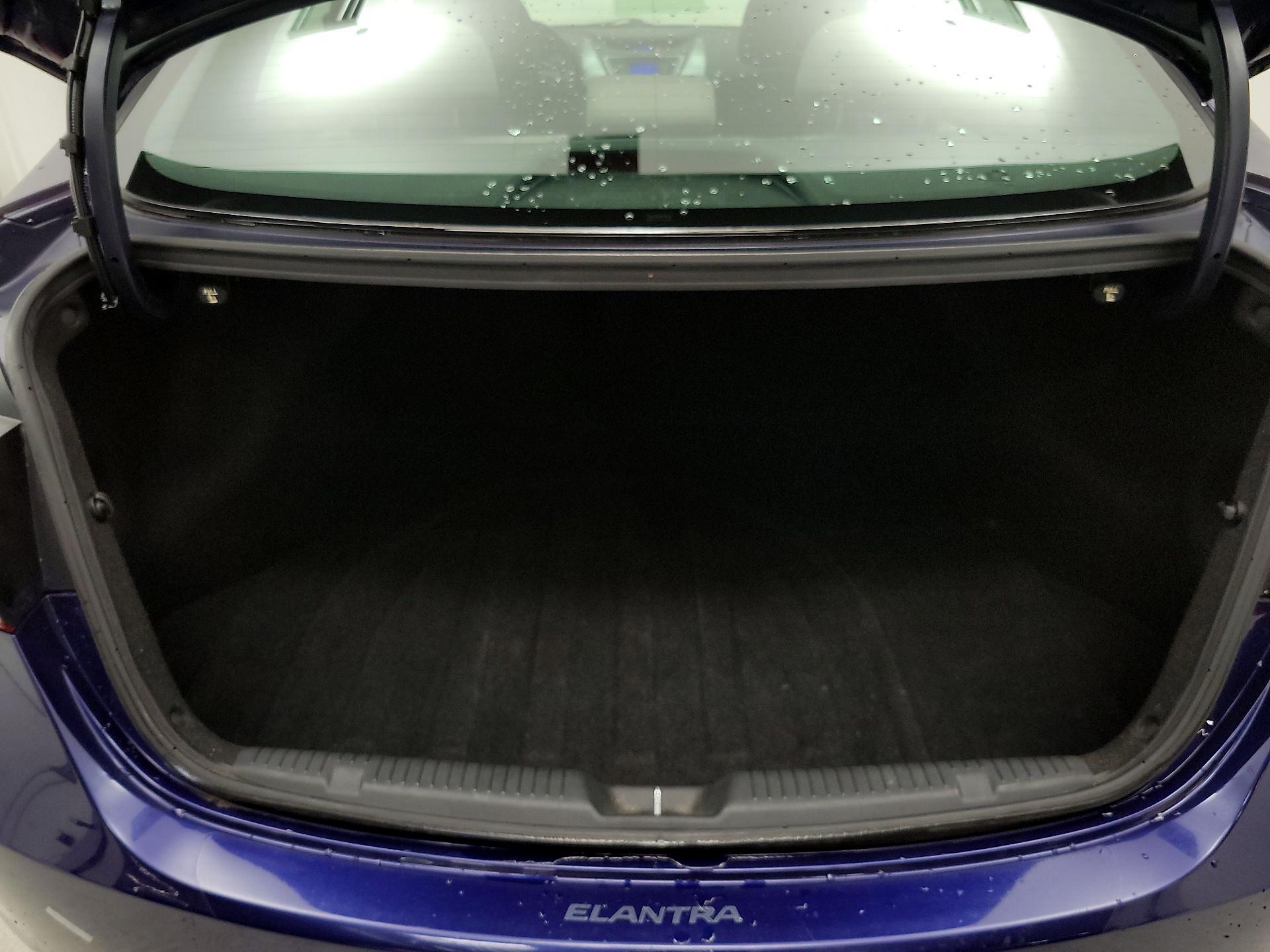Thumbnail: 2013 Hyundai Elantra - 19