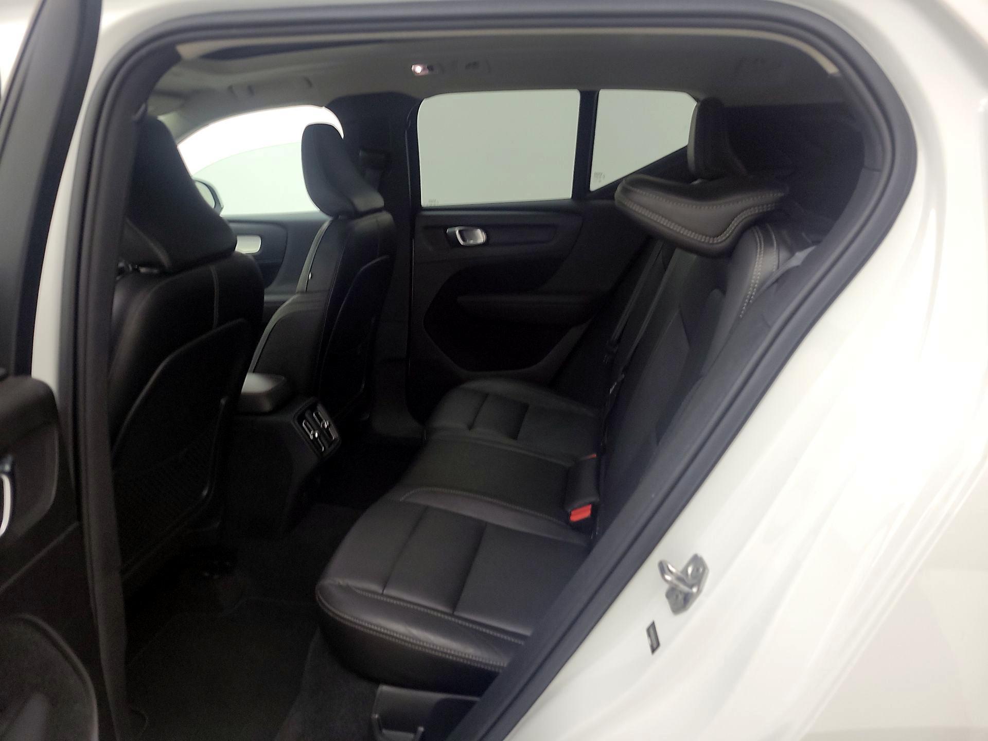 Thumbnail: 2019 Volvo XC40 - 18