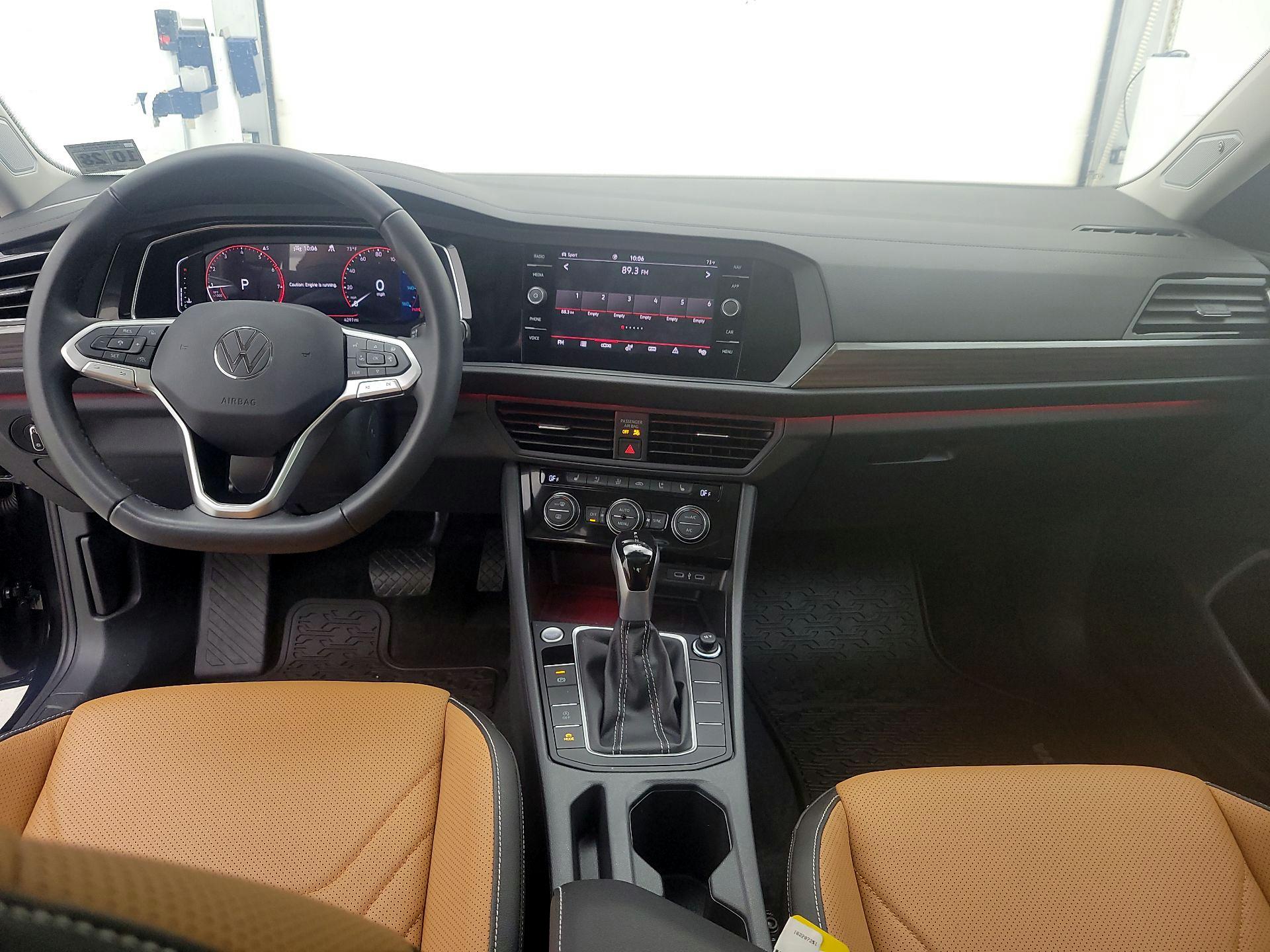 Thumbnail: 2024 Volkswagen Jetta - 9