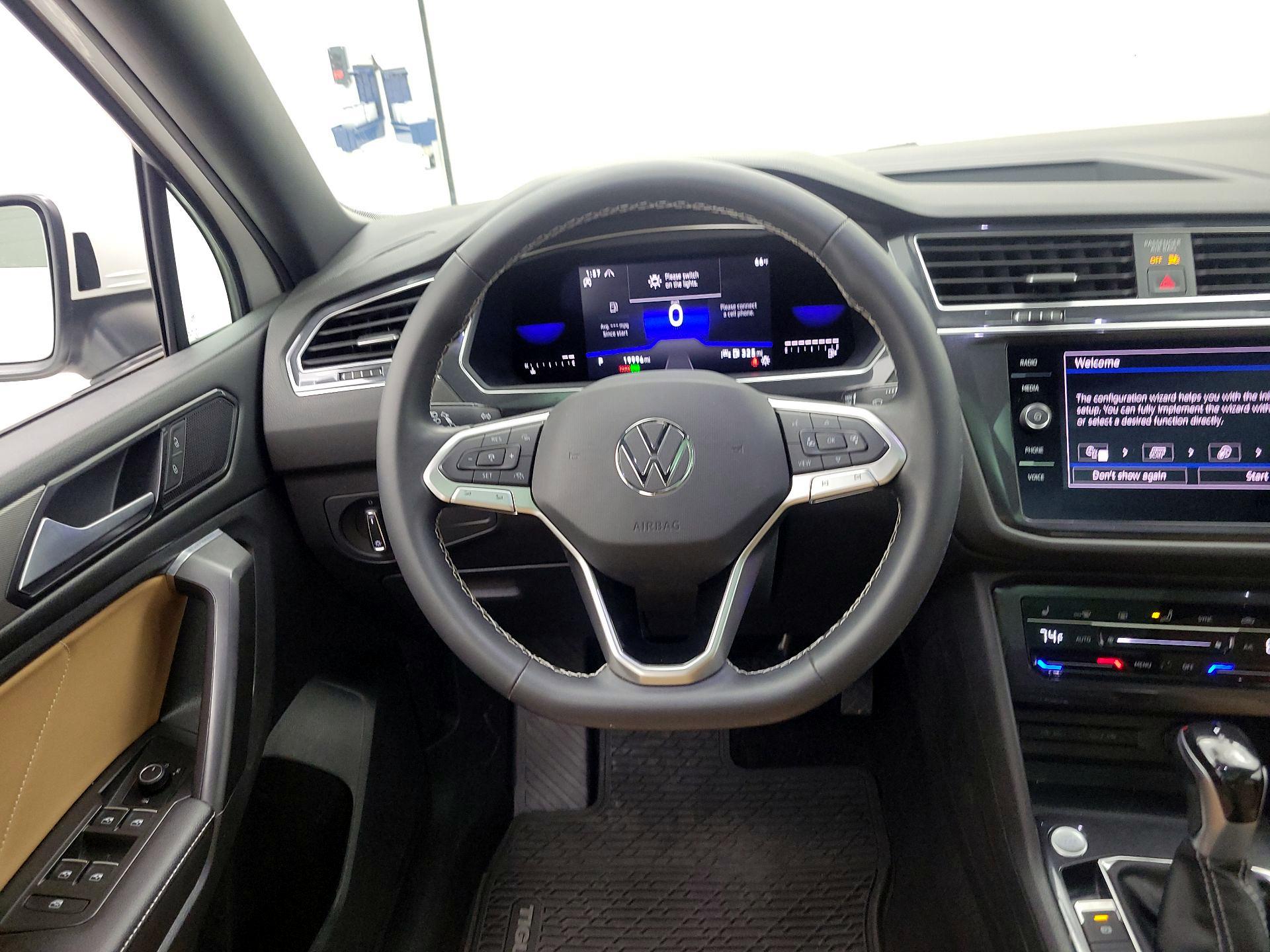 Thumbnail: 2023 Volkswagen Tiguan - 10