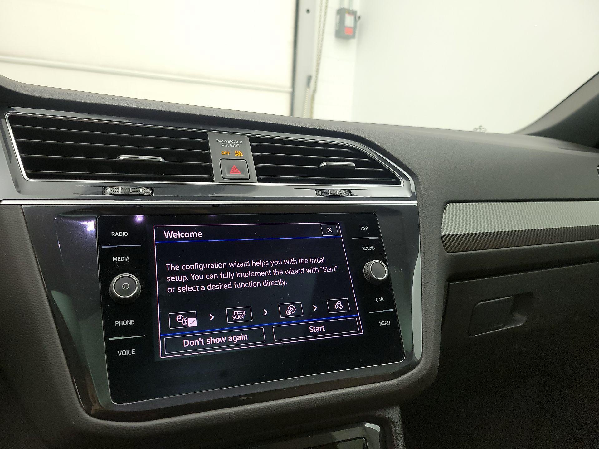 Thumbnail: 2023 Volkswagen Tiguan - 15