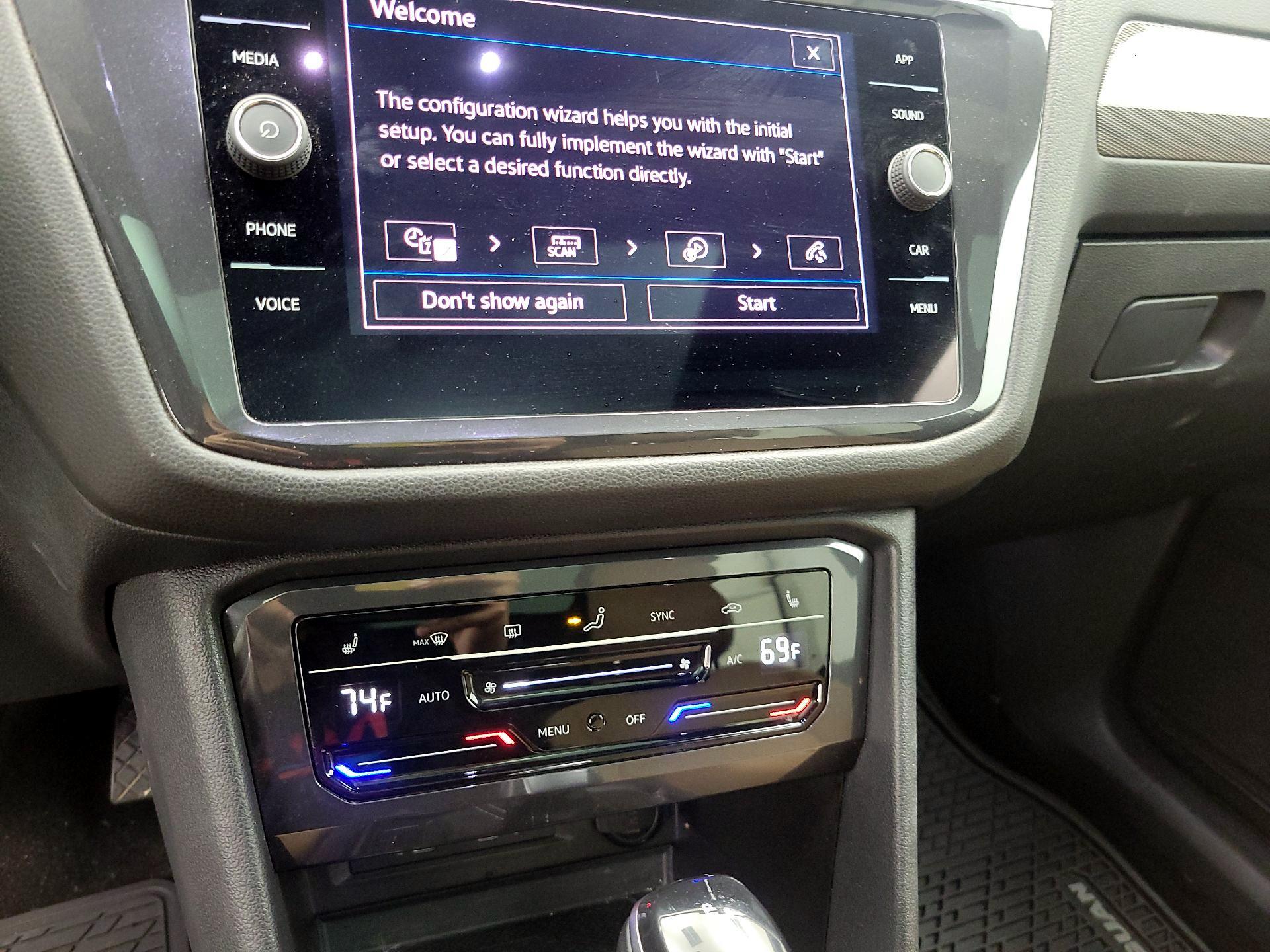 Thumbnail: 2023 Volkswagen Tiguan - 16