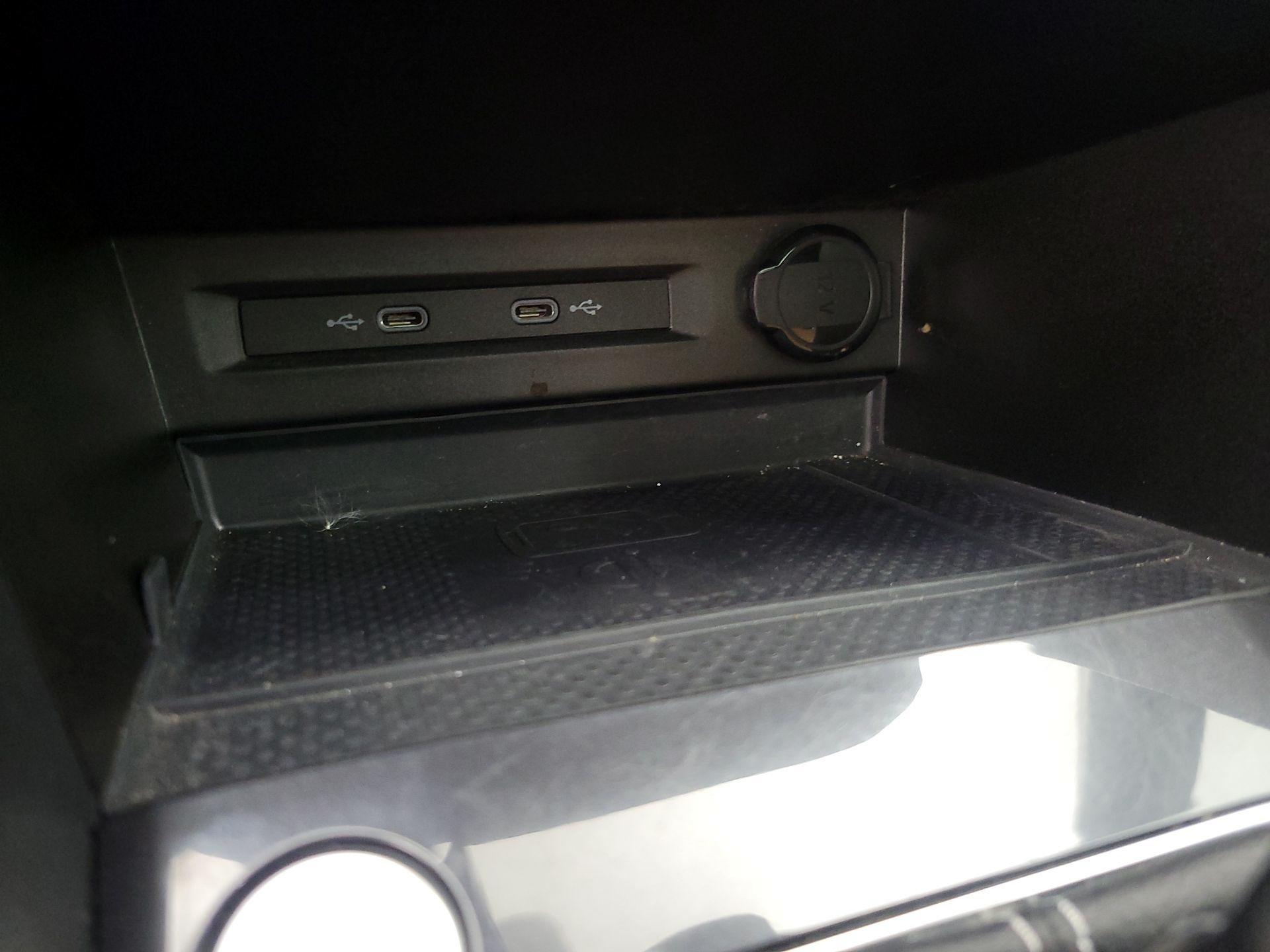 Thumbnail: 2023 Volkswagen Tiguan - 18