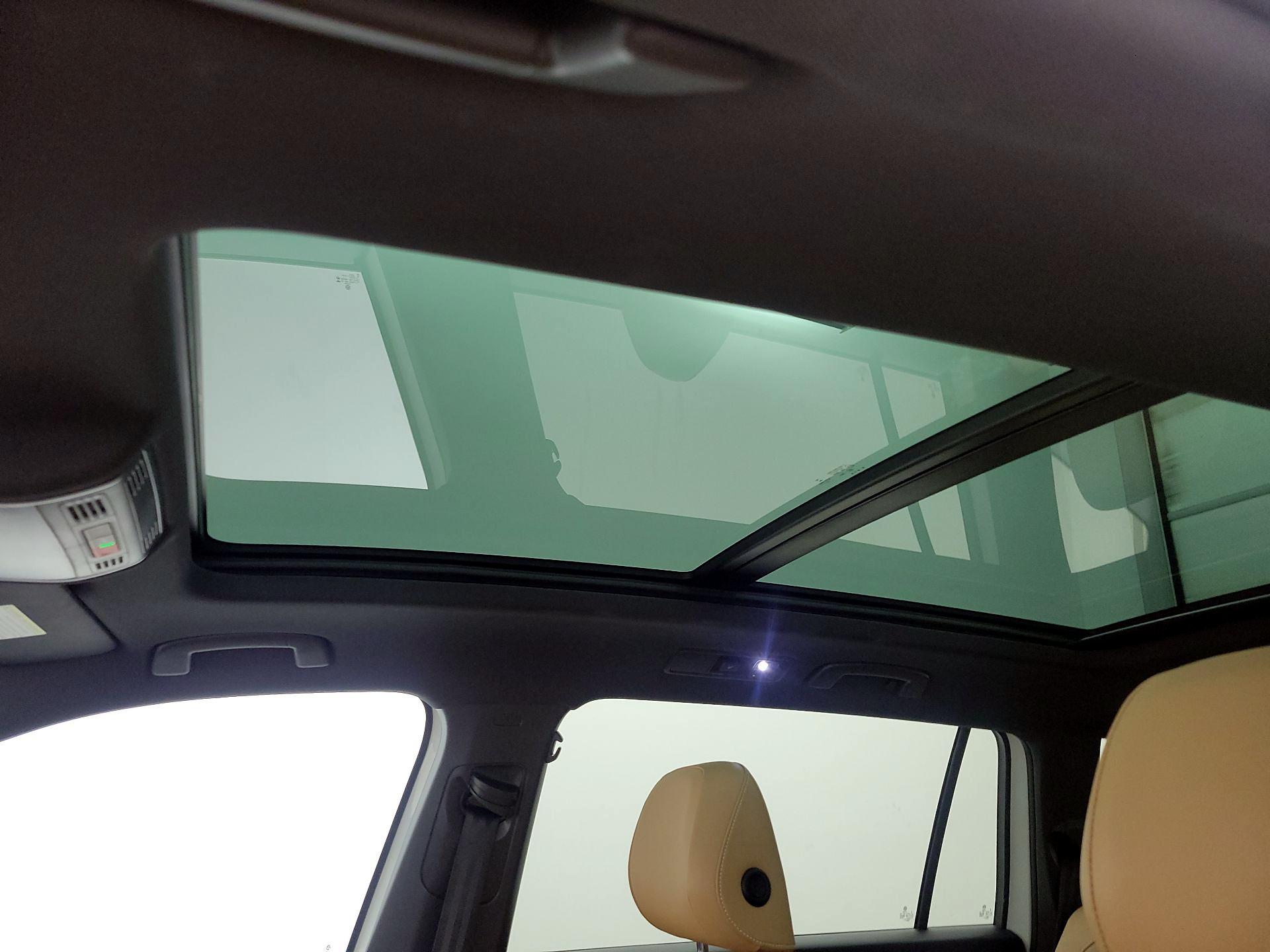 Thumbnail: 2023 Volkswagen Tiguan - 19