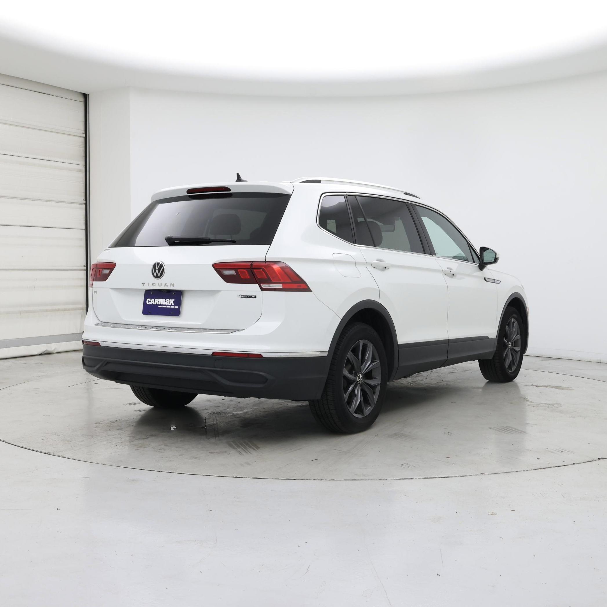 Thumbnail: 2023 Volkswagen Tiguan - 8