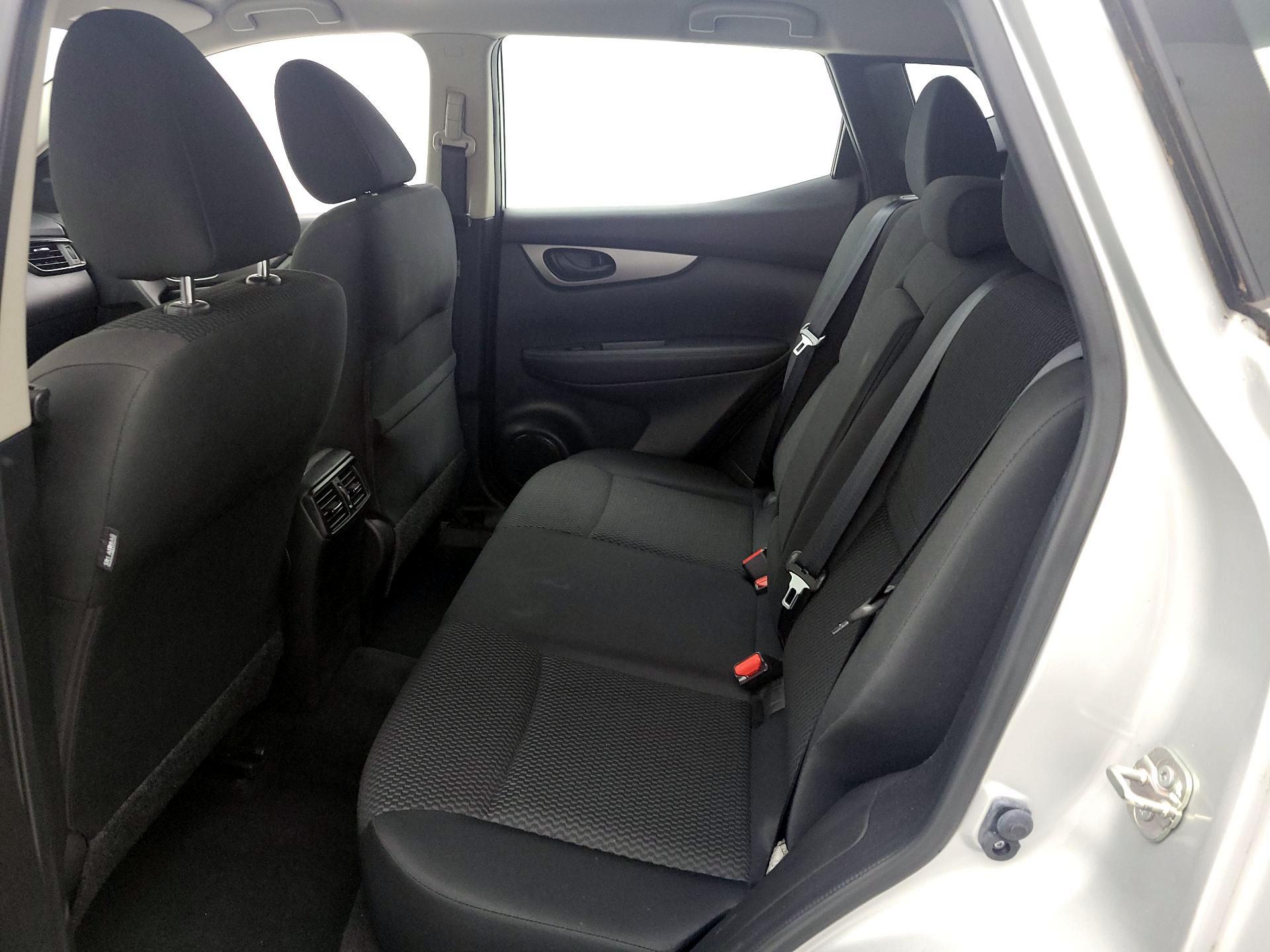 Thumbnail: 2019 Nissan Rogue Sport - 18