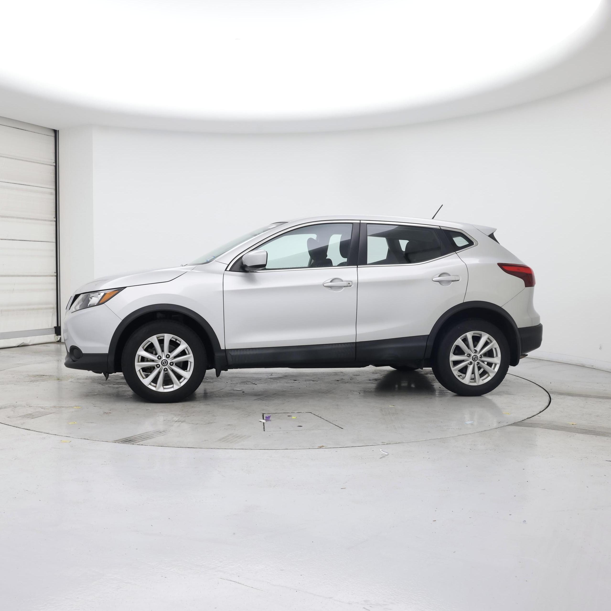 Thumbnail: 2019 Nissan Rogue Sport - 3
