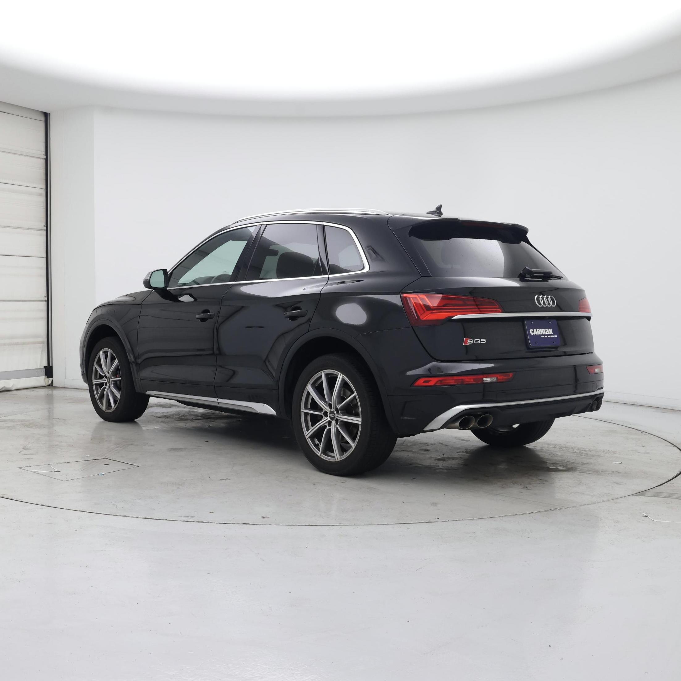 Thumbnail: 2022 Audi SQ5 - 2