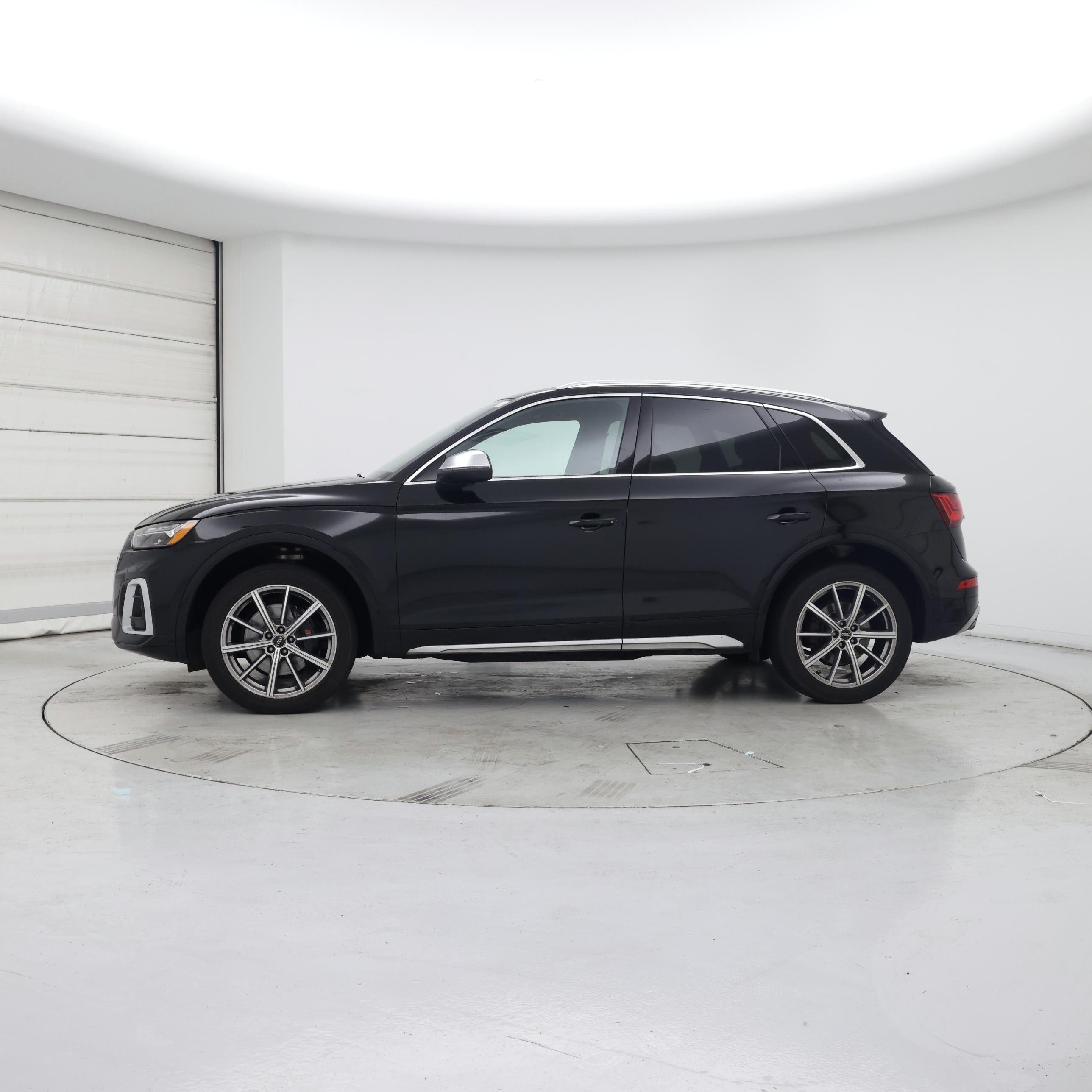 Thumbnail: 2022 Audi SQ5 - 3