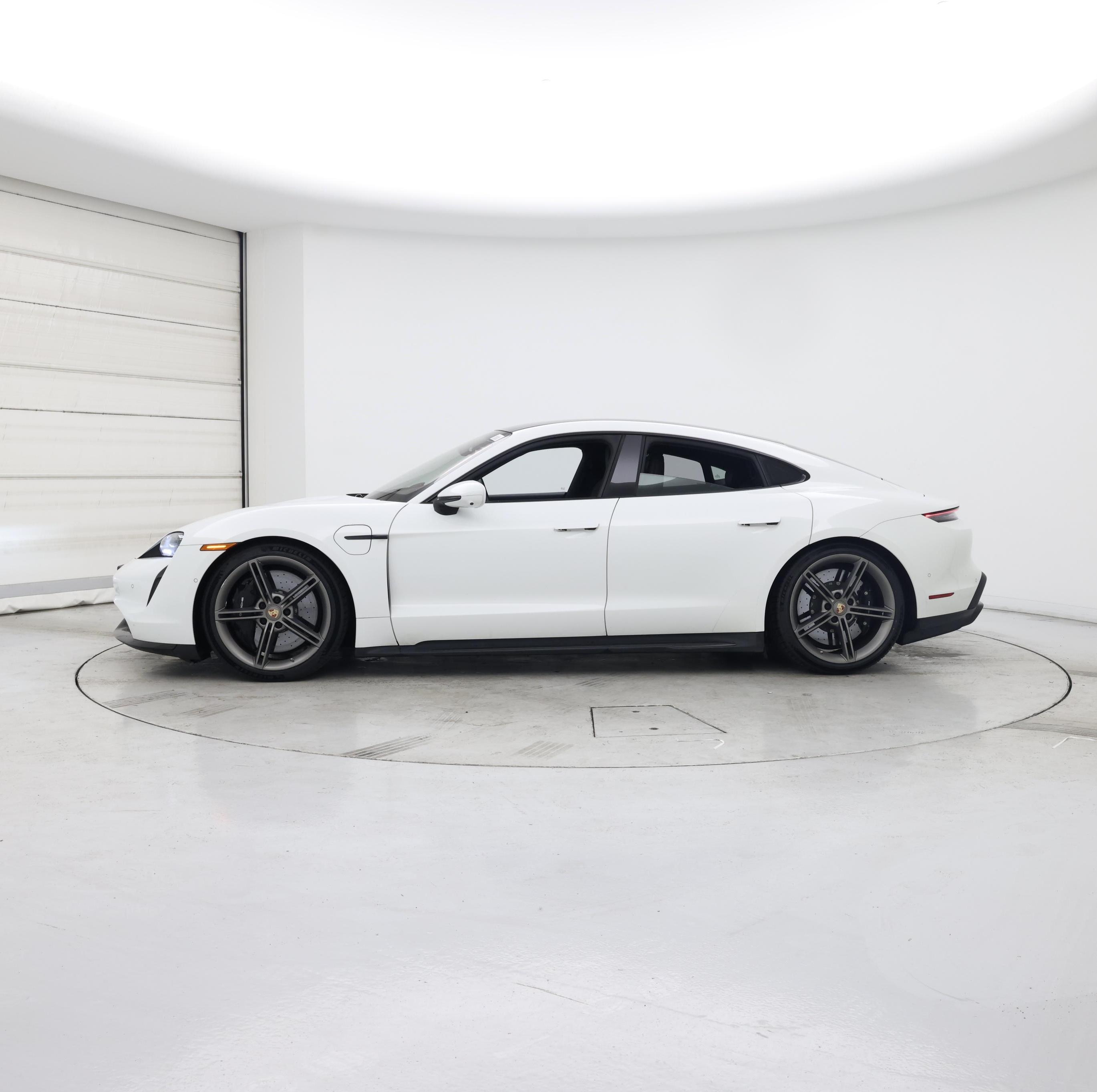 Thumbnail: 2022 Porsche Taycan - 3