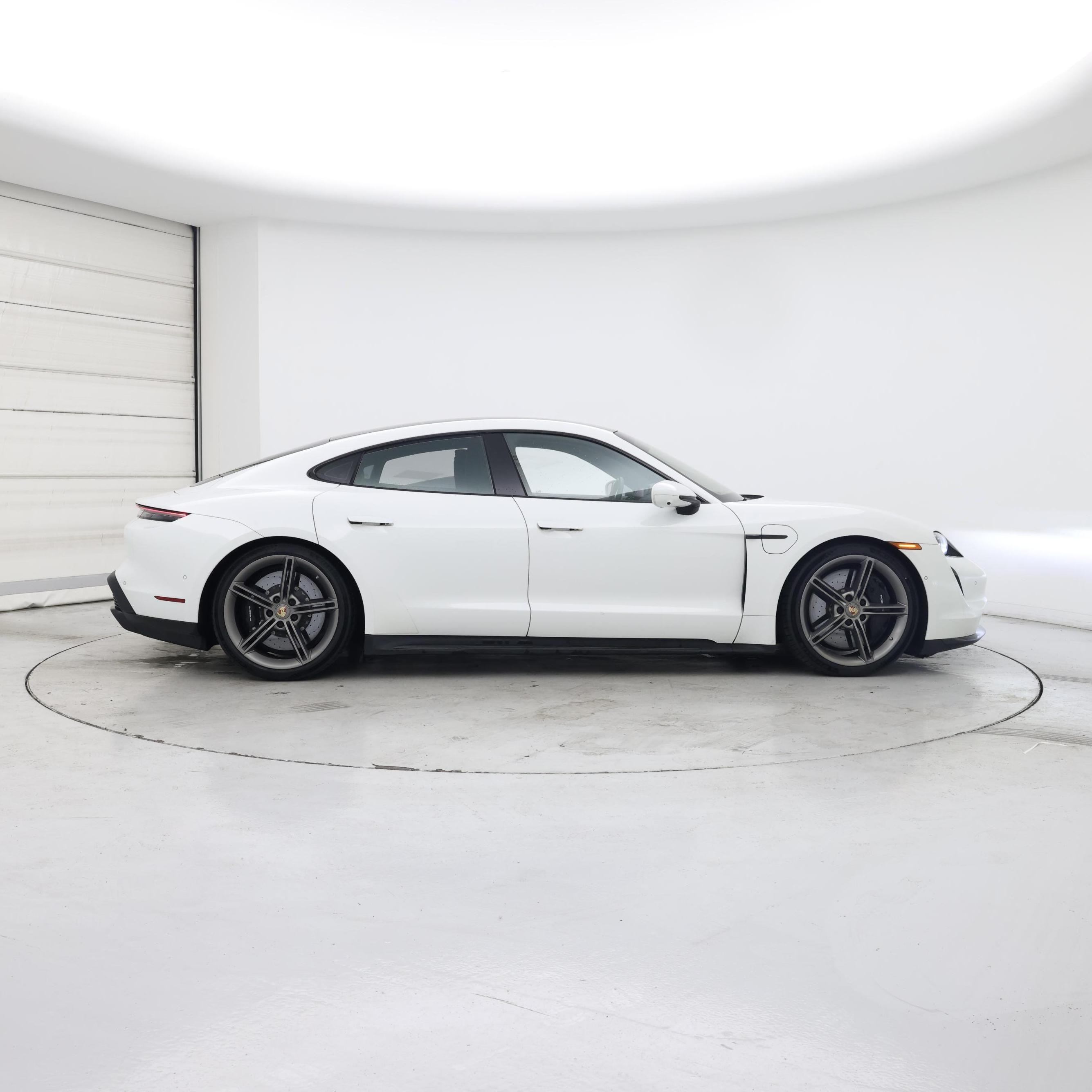Thumbnail: 2022 Porsche Taycan - 7