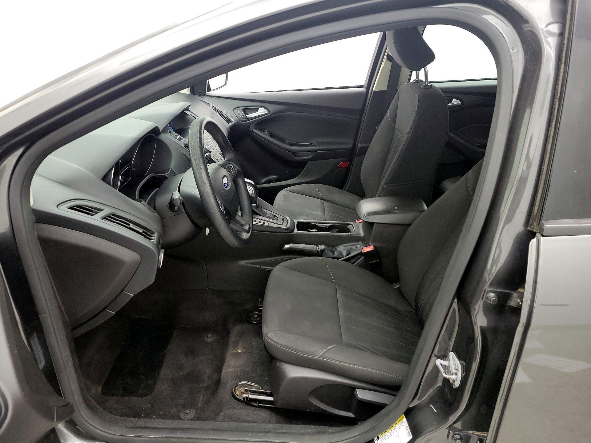 Thumbnail: 2016 Ford Focus - 11