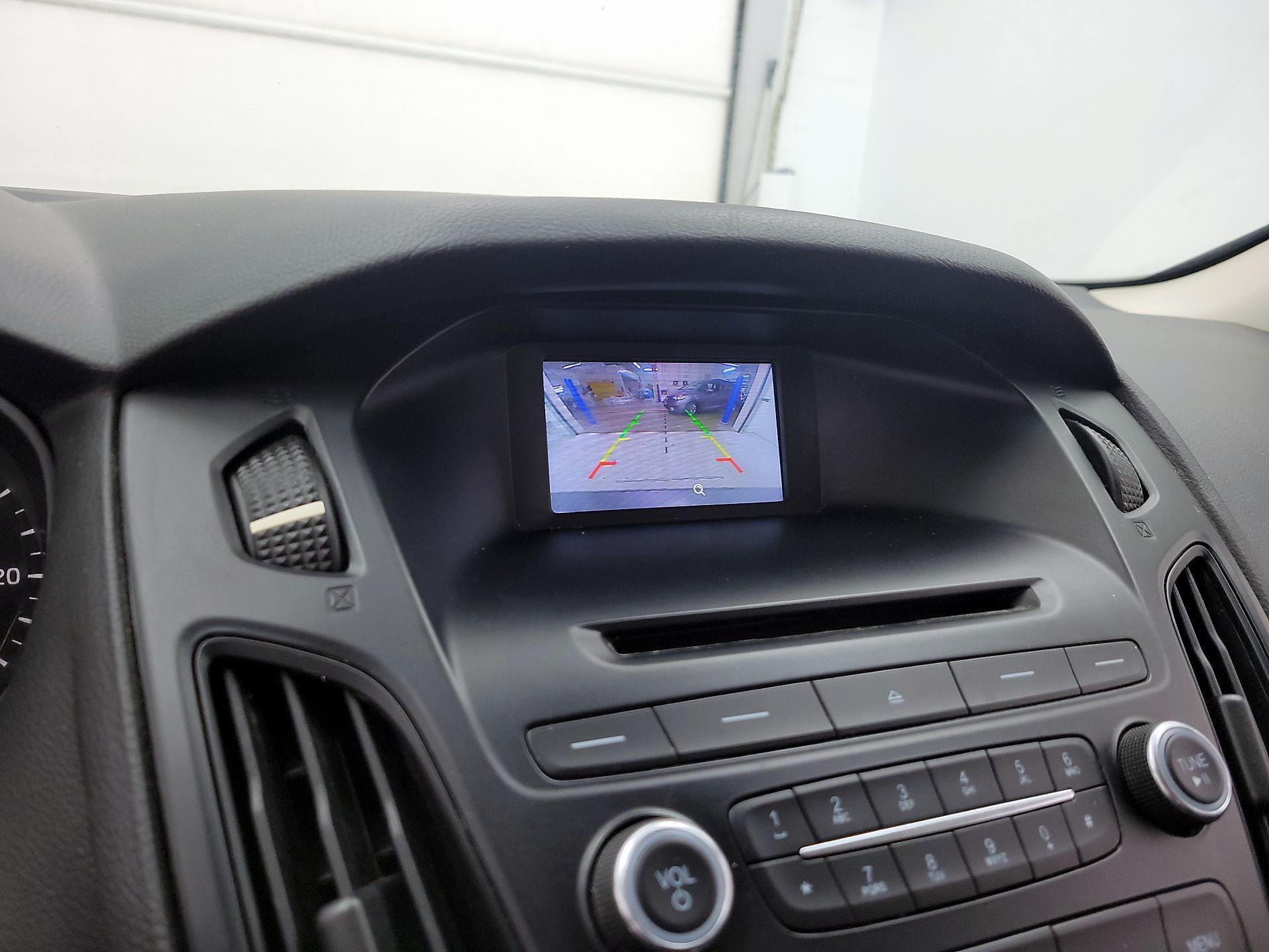 Thumbnail: 2016 Ford Focus - 14