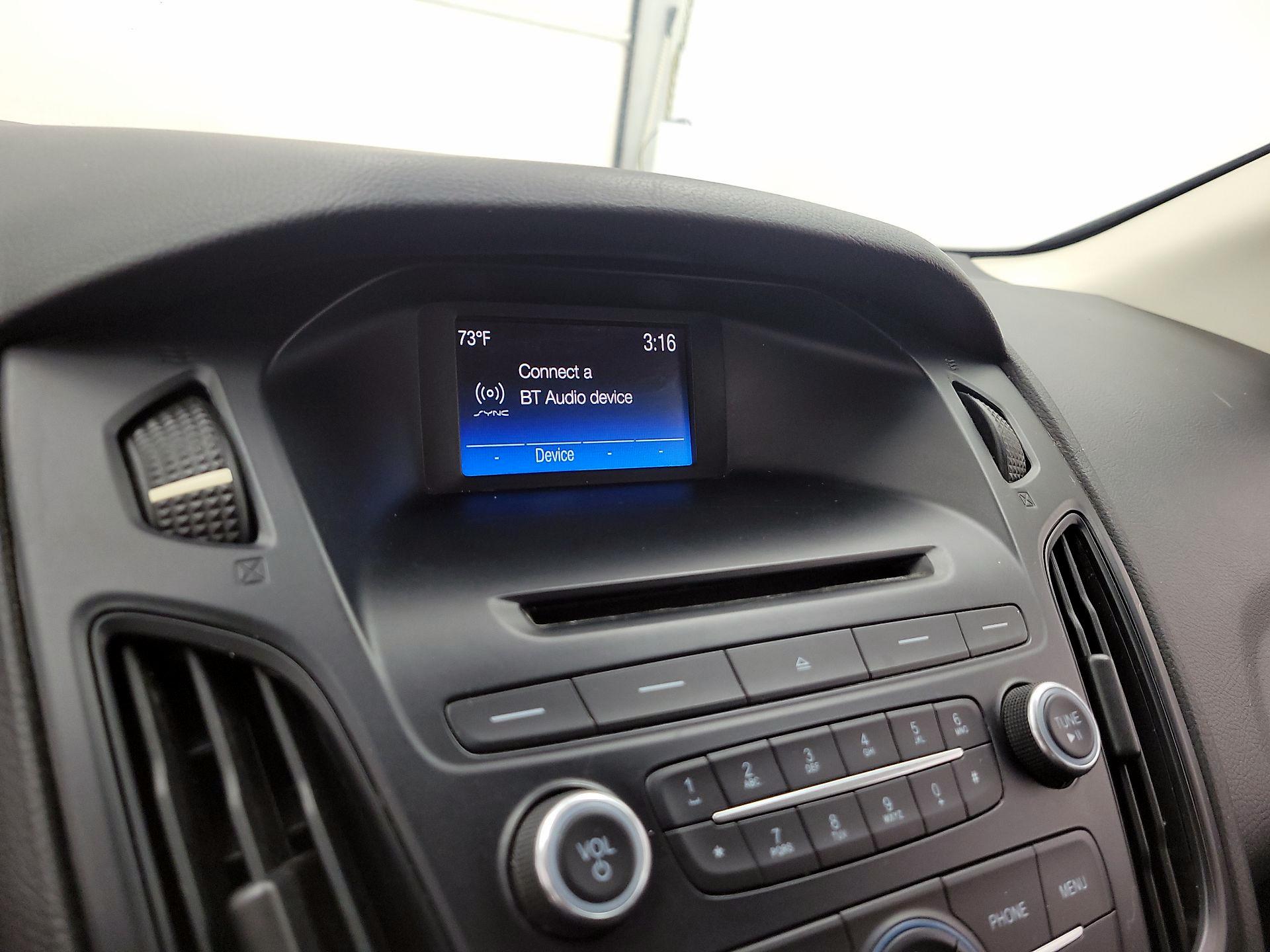 Thumbnail: 2016 Ford Focus - 15