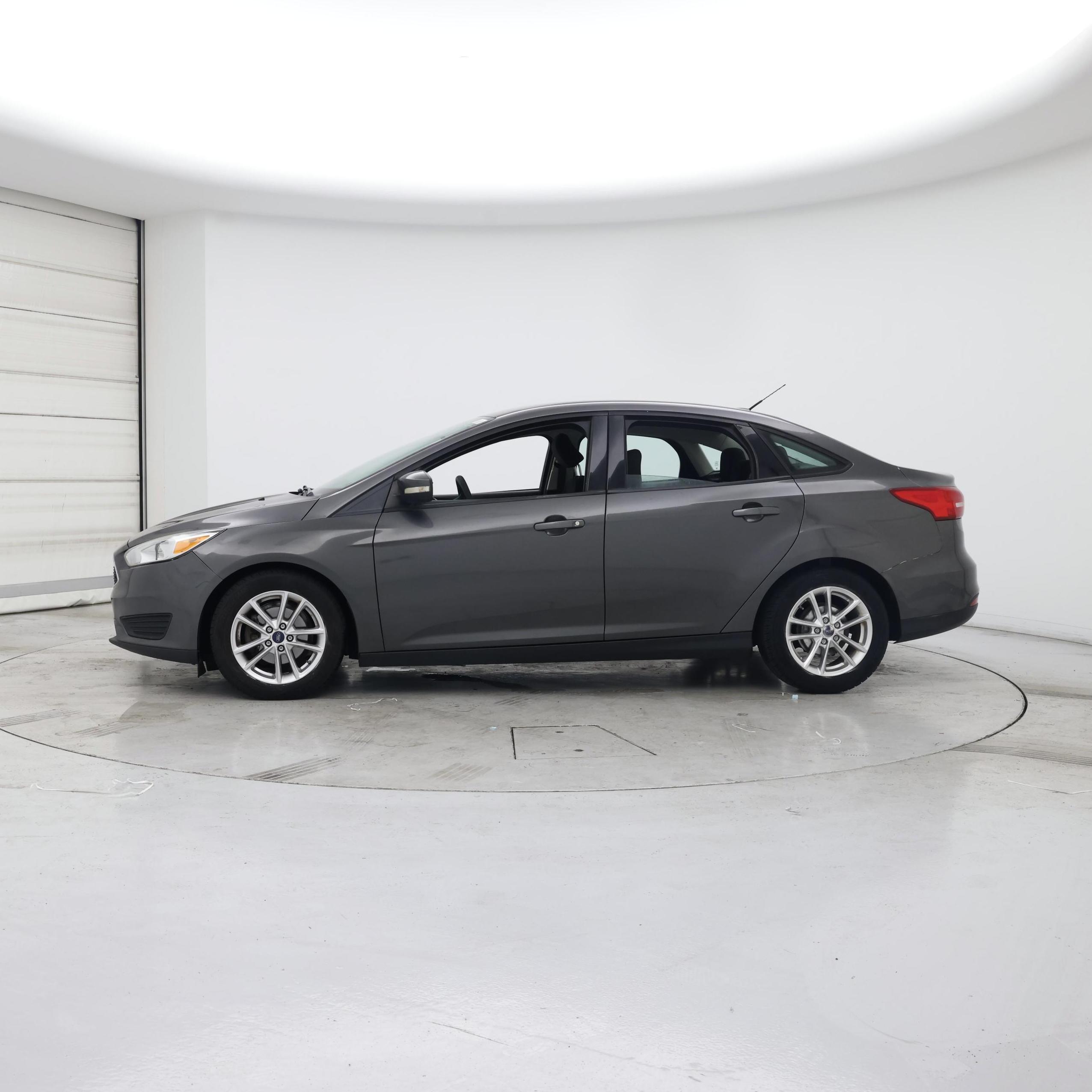 Thumbnail: 2016 Ford Focus - 3