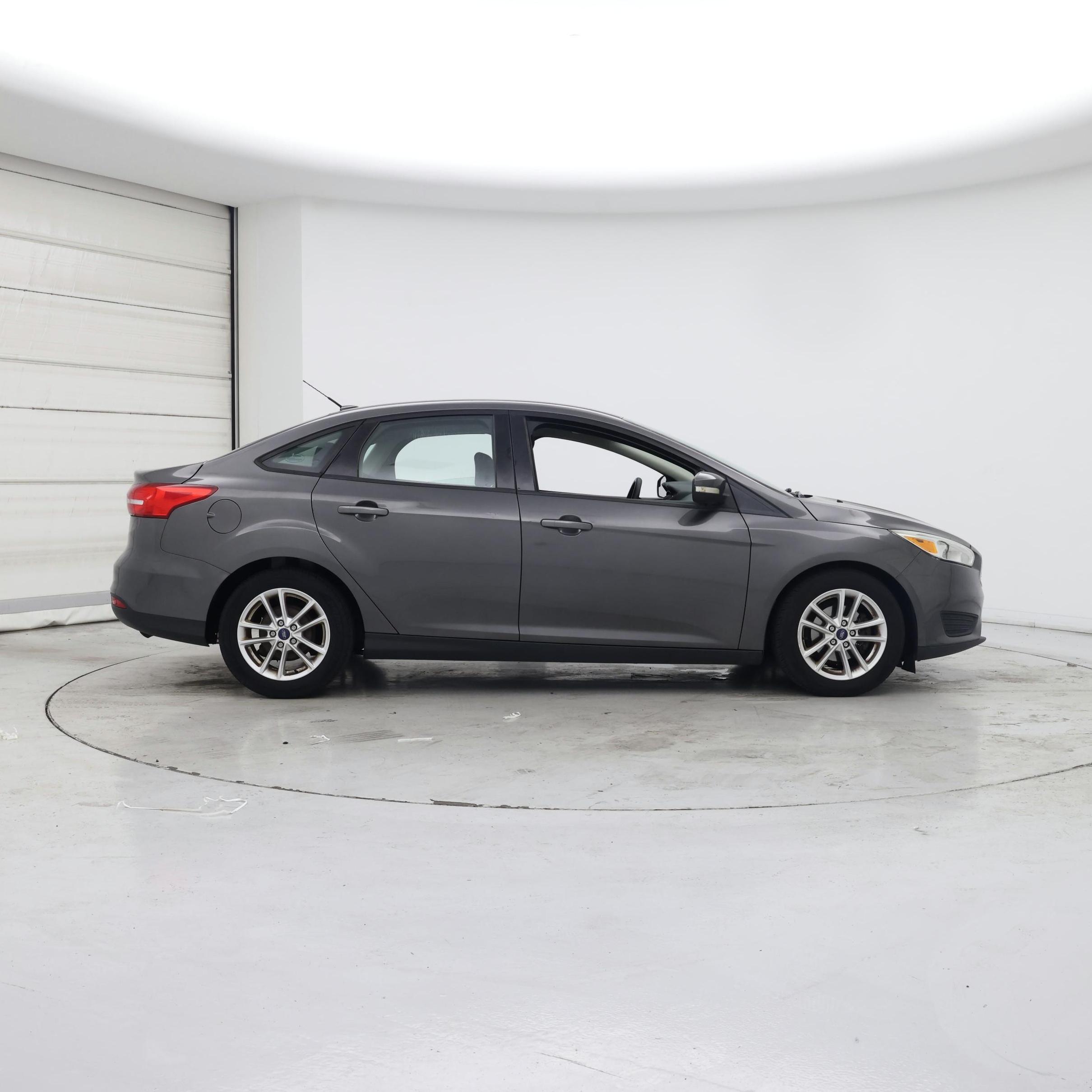Thumbnail: 2016 Ford Focus - 7