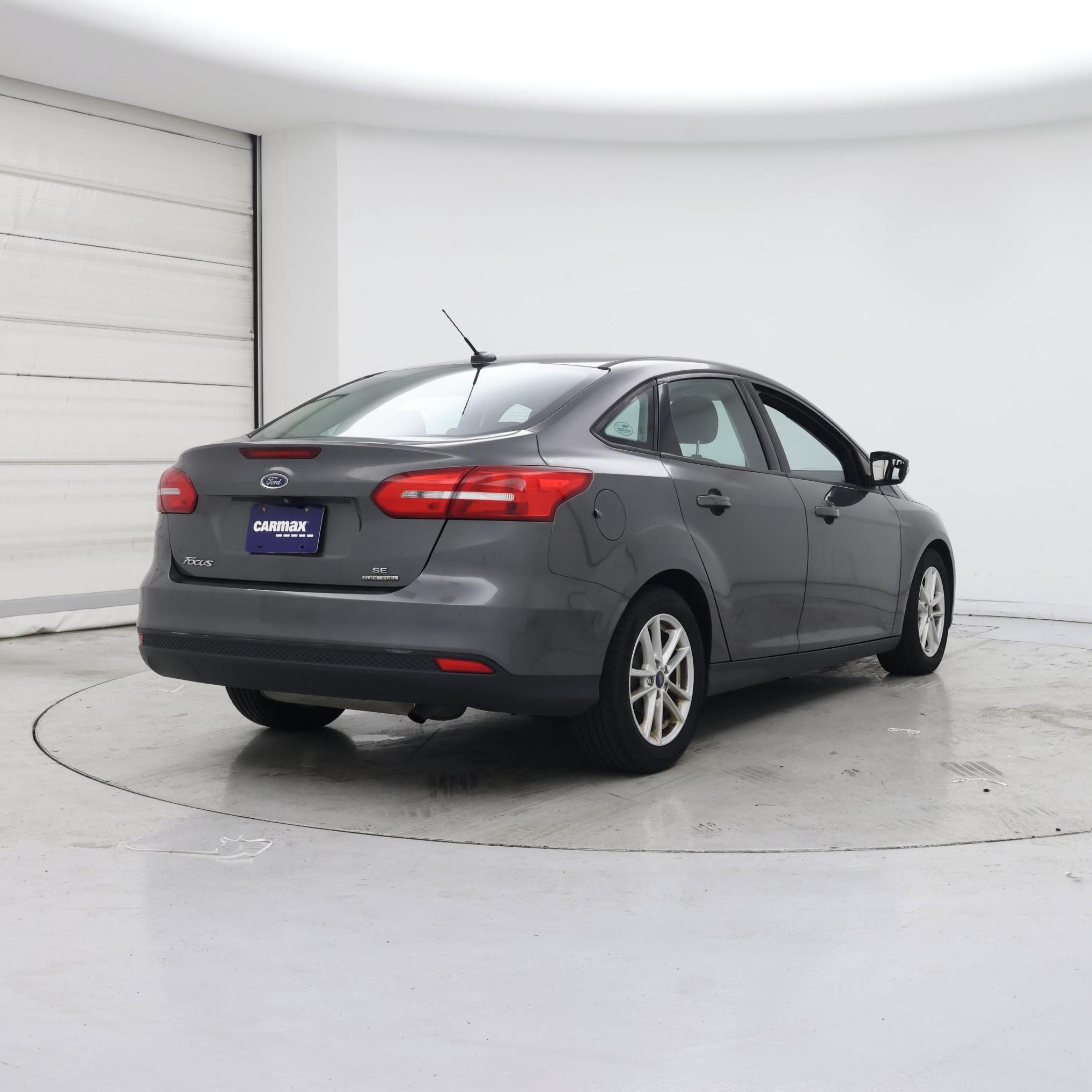 Thumbnail: 2016 Ford Focus - 8