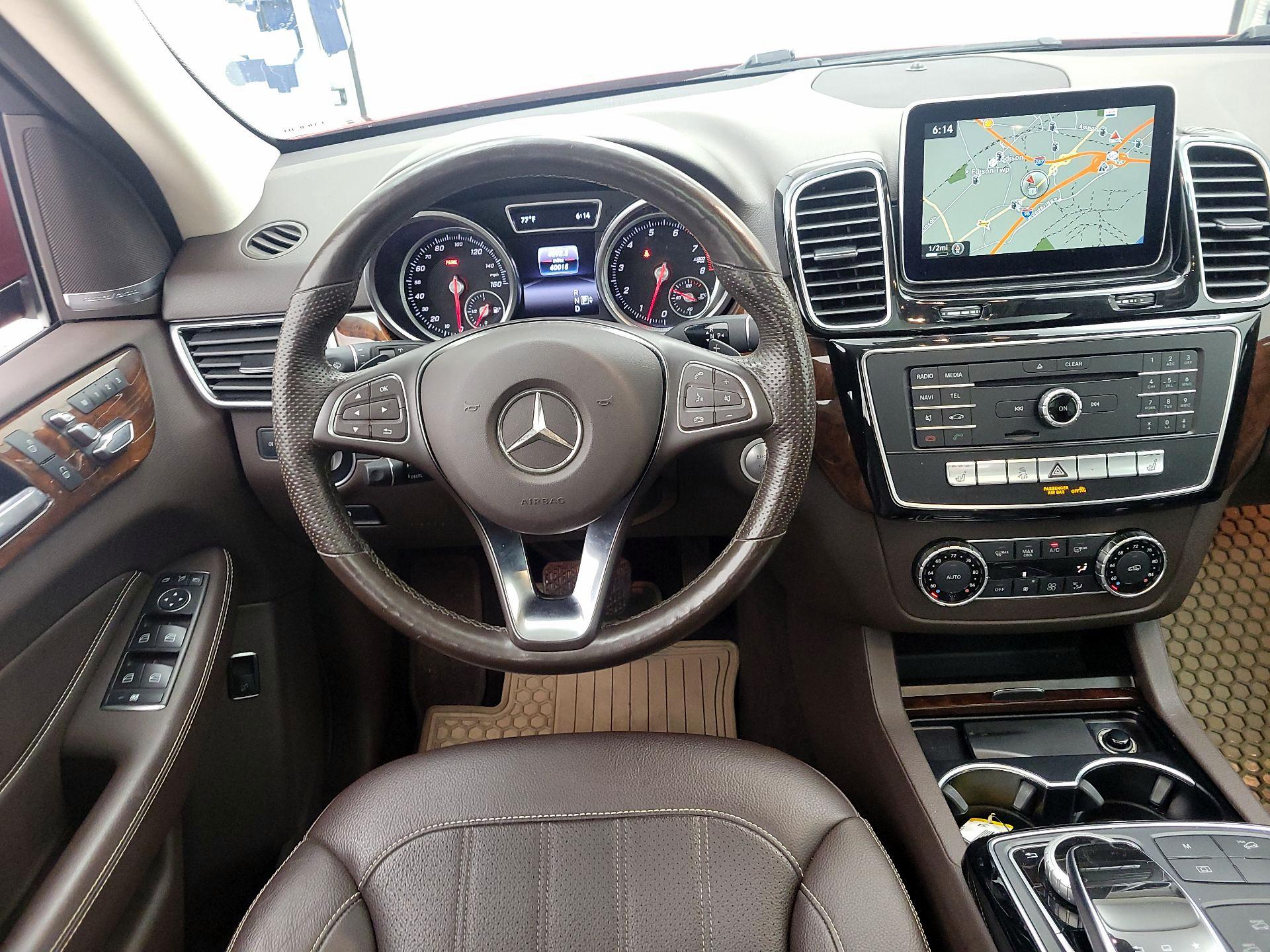 Thumbnail: 2016 Mercedes-Benz GLE - 10