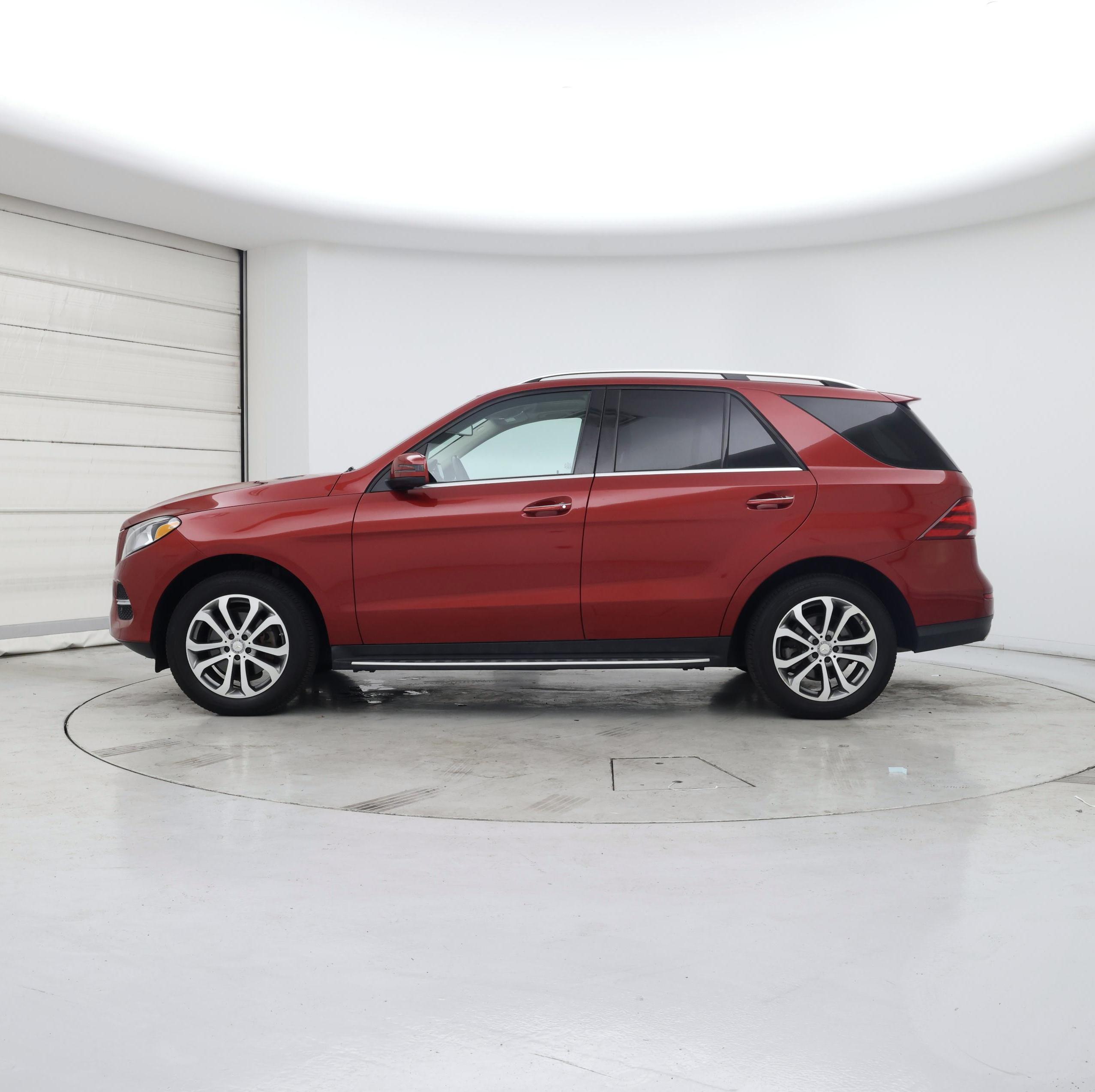Thumbnail: 2016 Mercedes-Benz GLE - 3