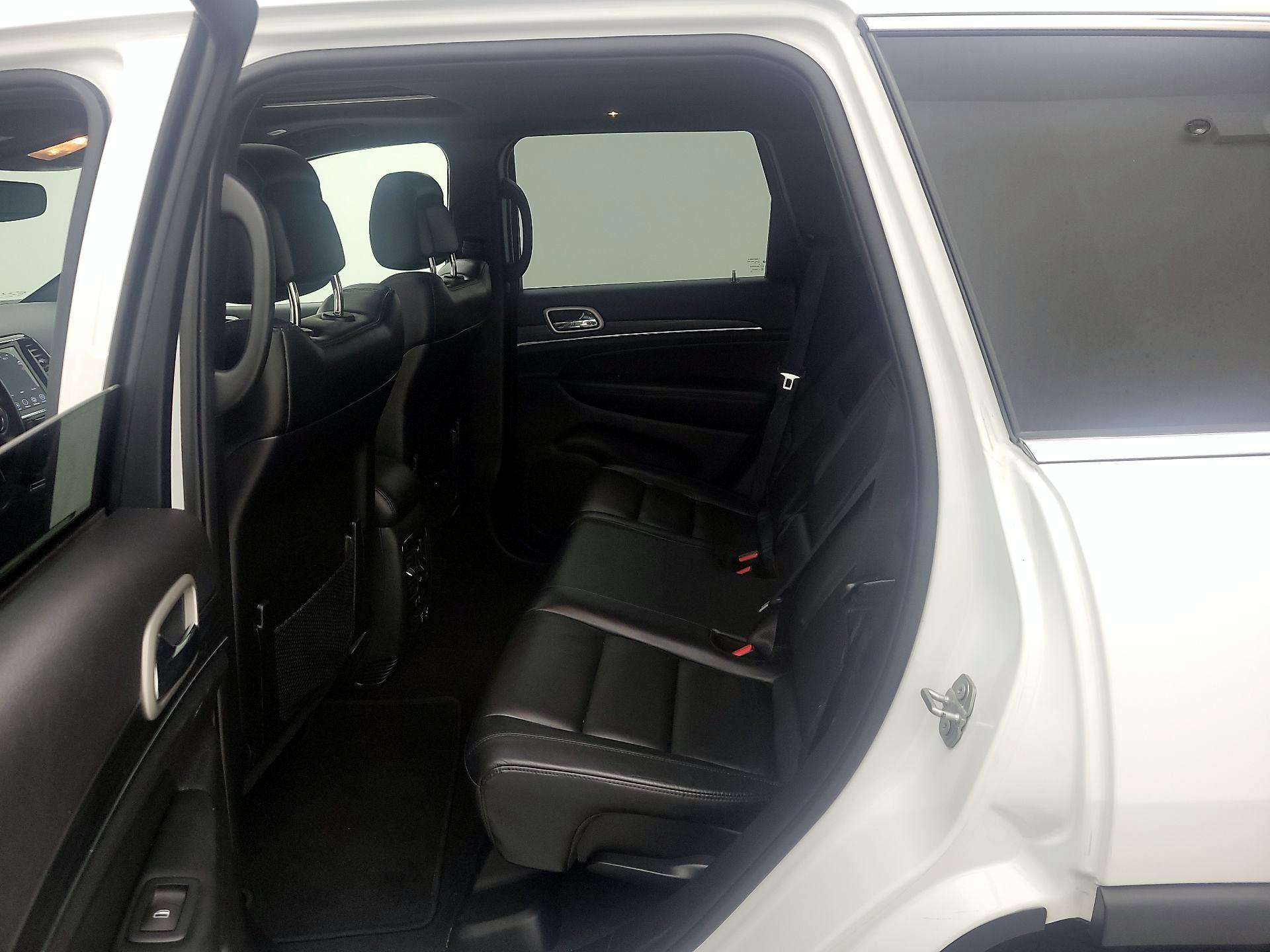 Thumbnail: 2020 Jeep Grand Cherokee - 20