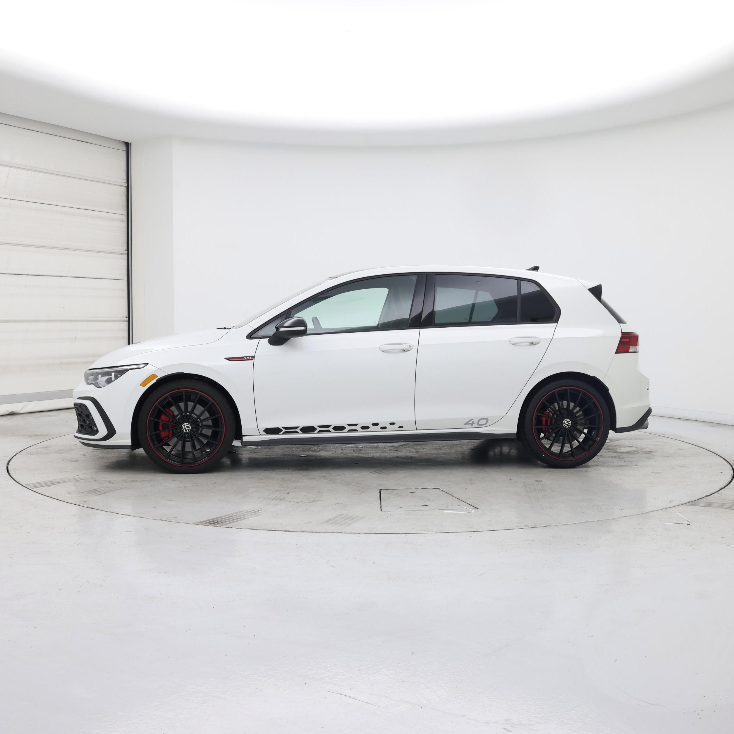 Thumbnail: 2023 Volkswagen Golf - 3