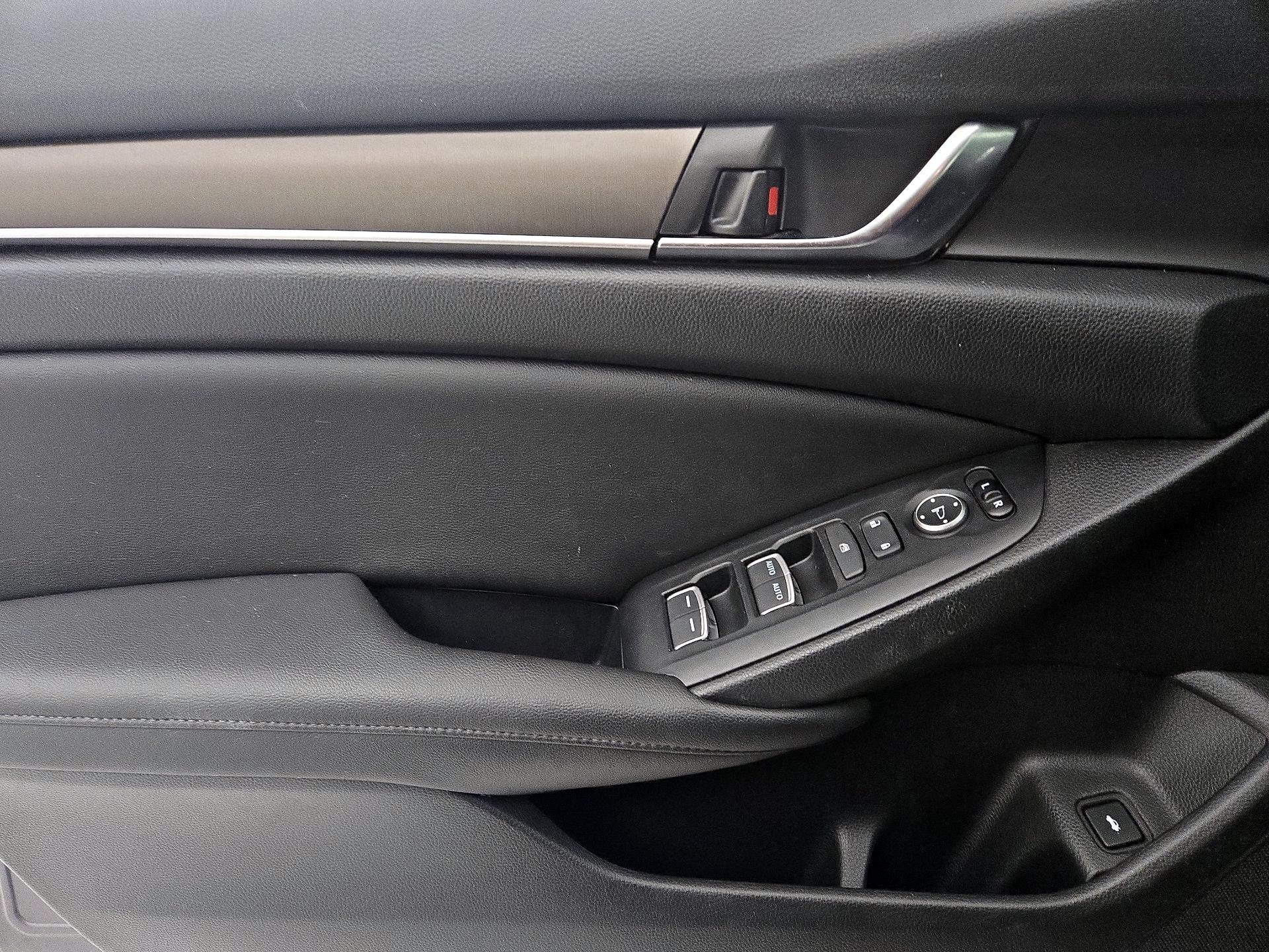 Thumbnail: 2019 Honda Accord - 12