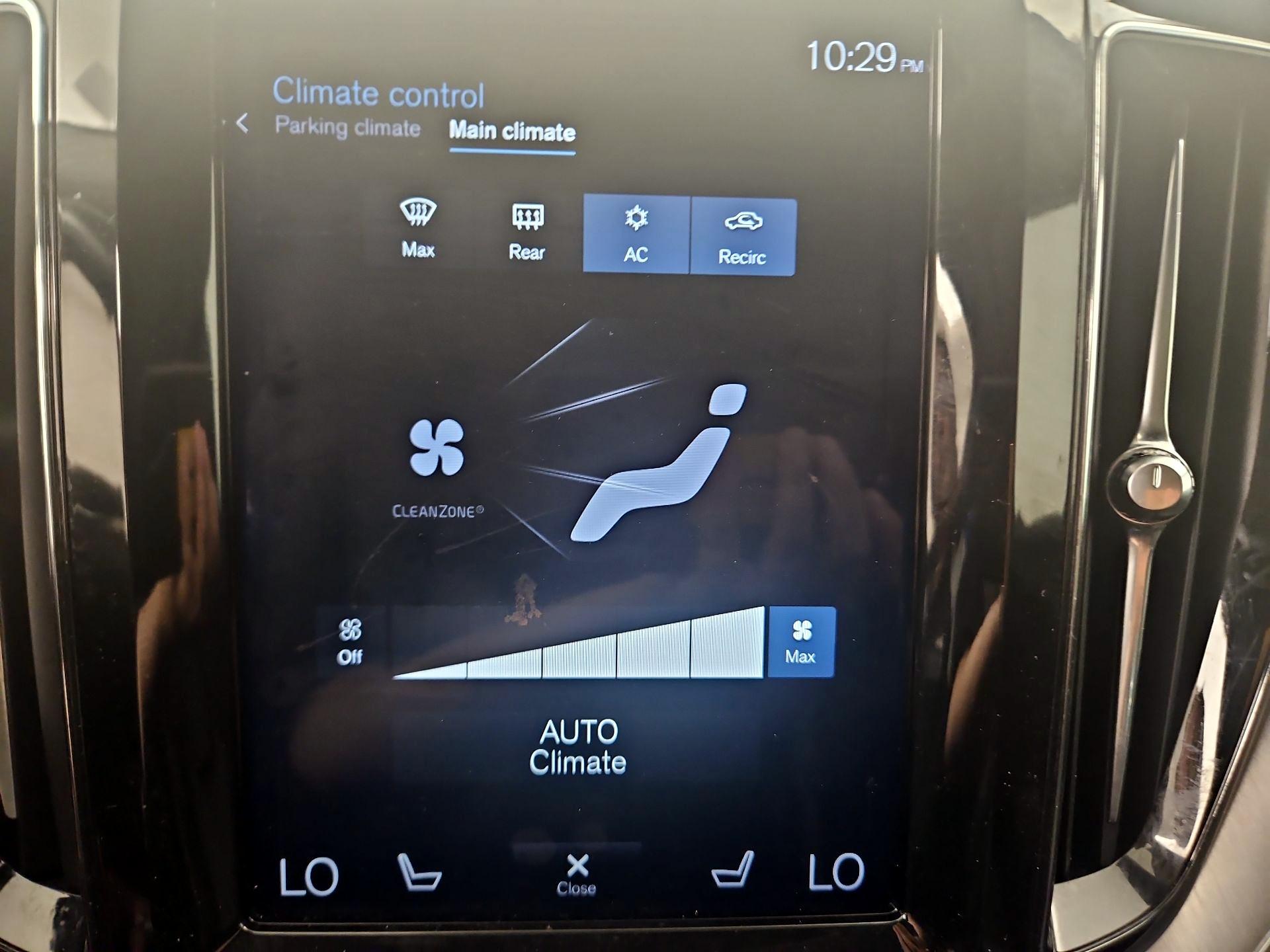 Thumbnail: 2019 Volvo XC60 - 16
