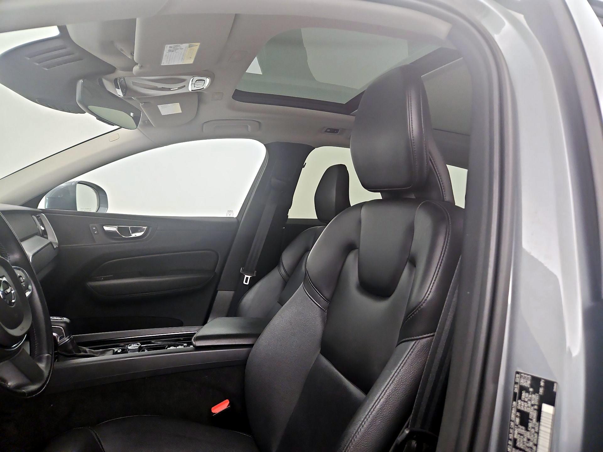 Thumbnail: 2019 Volvo XC60 - 19