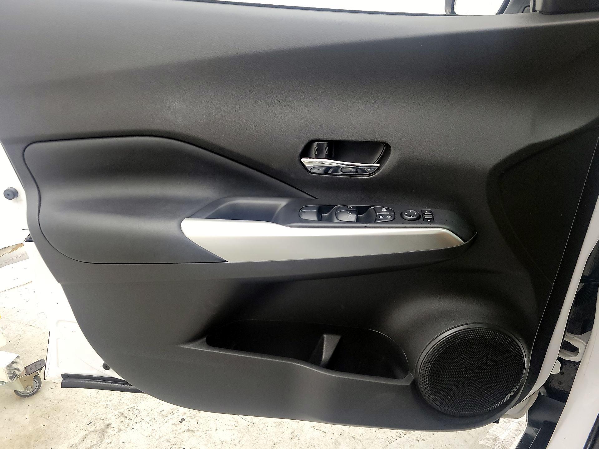 Thumbnail: 2019 Nissan Kicks - 12