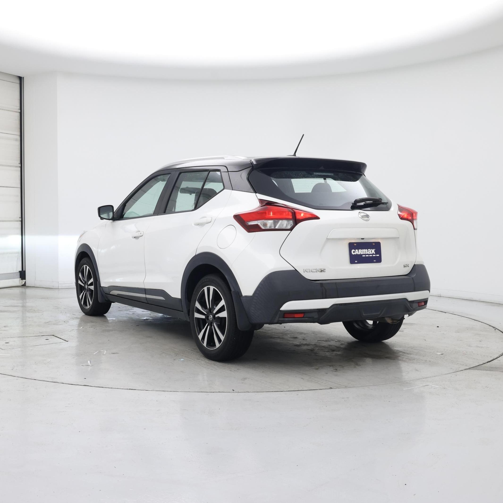 Thumbnail: 2019 Nissan Kicks - 2
