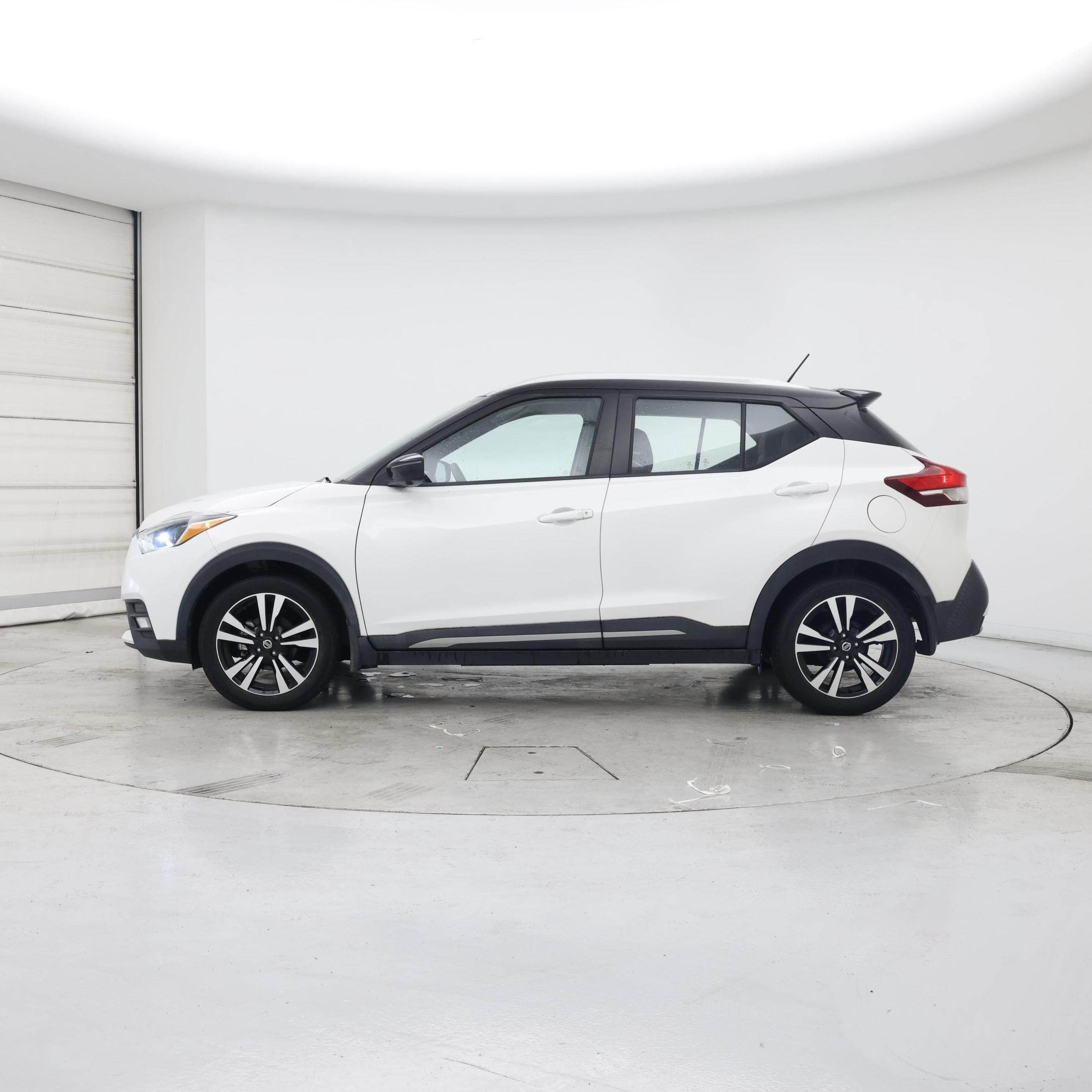 Thumbnail: 2019 Nissan Kicks - 3