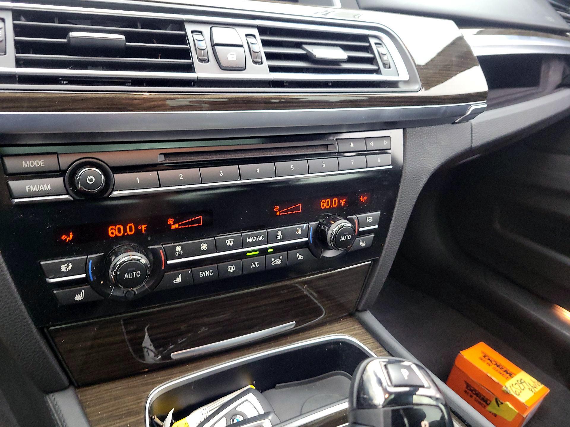 Thumbnail: 2015 BMW 7 Series - 16