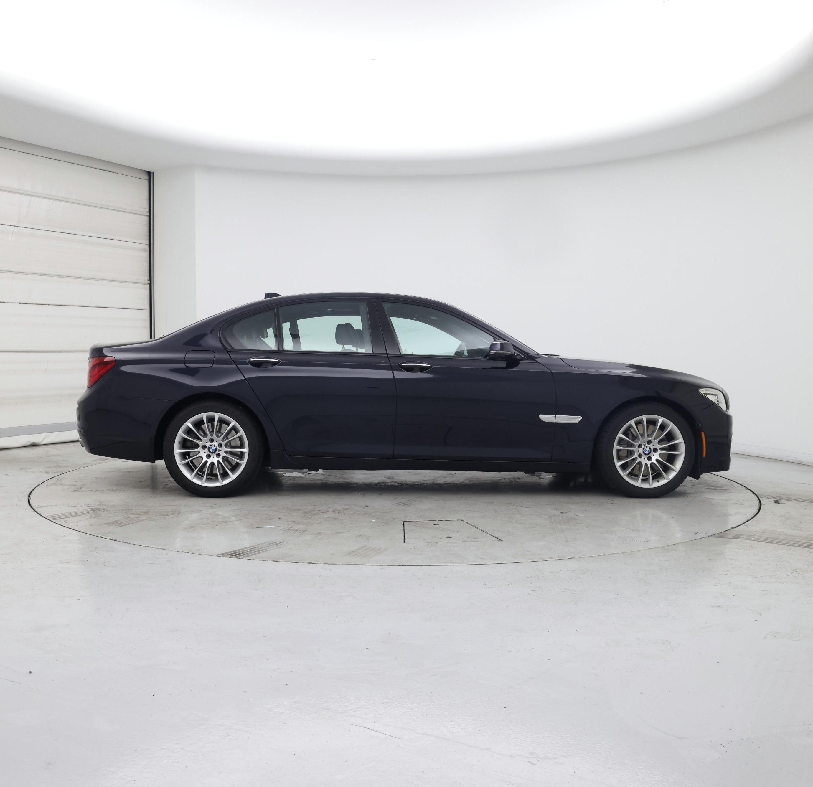 Thumbnail: 2015 BMW 7 Series - 7