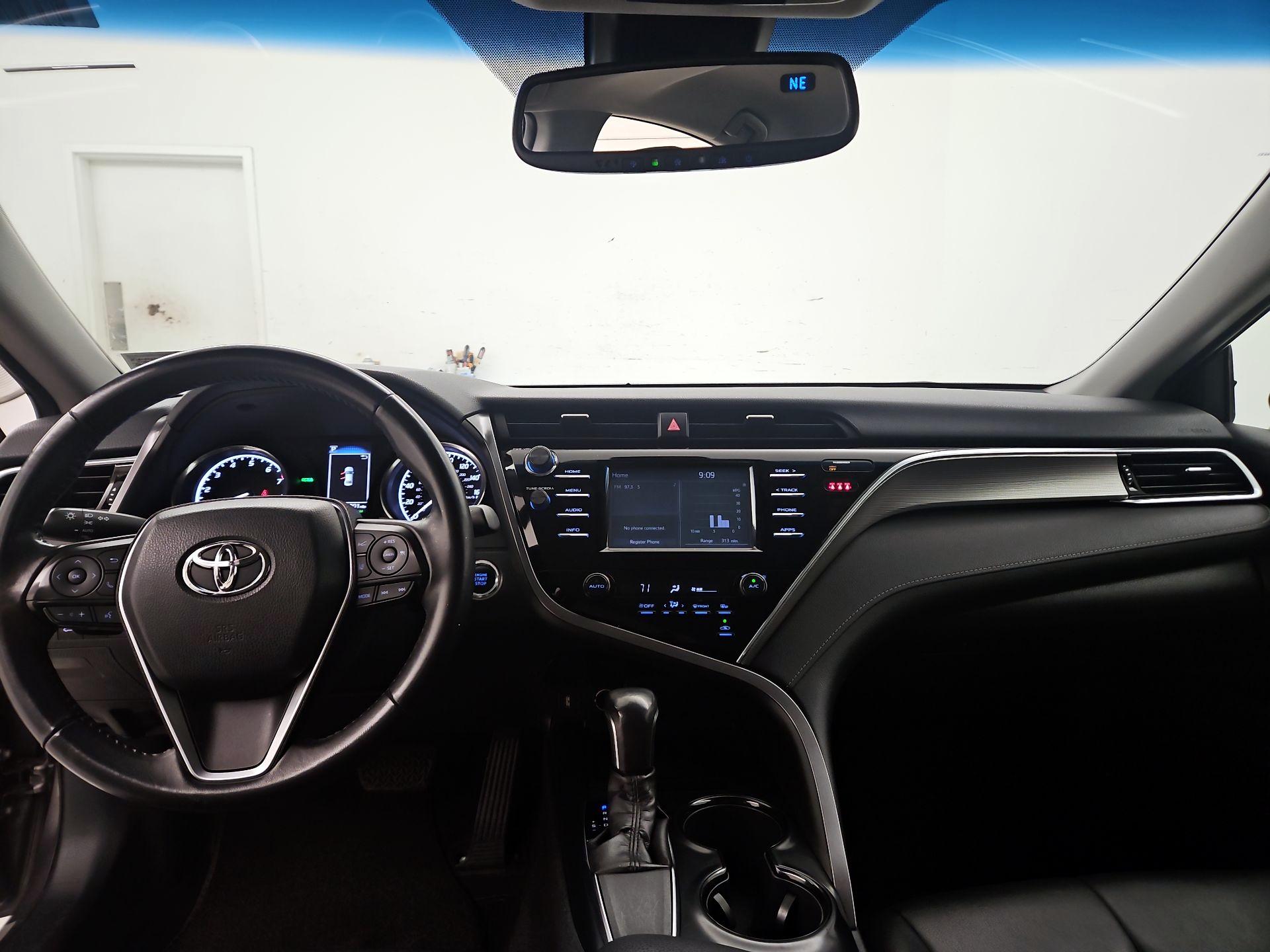 Thumbnail: 2018 Toyota Camry - 9