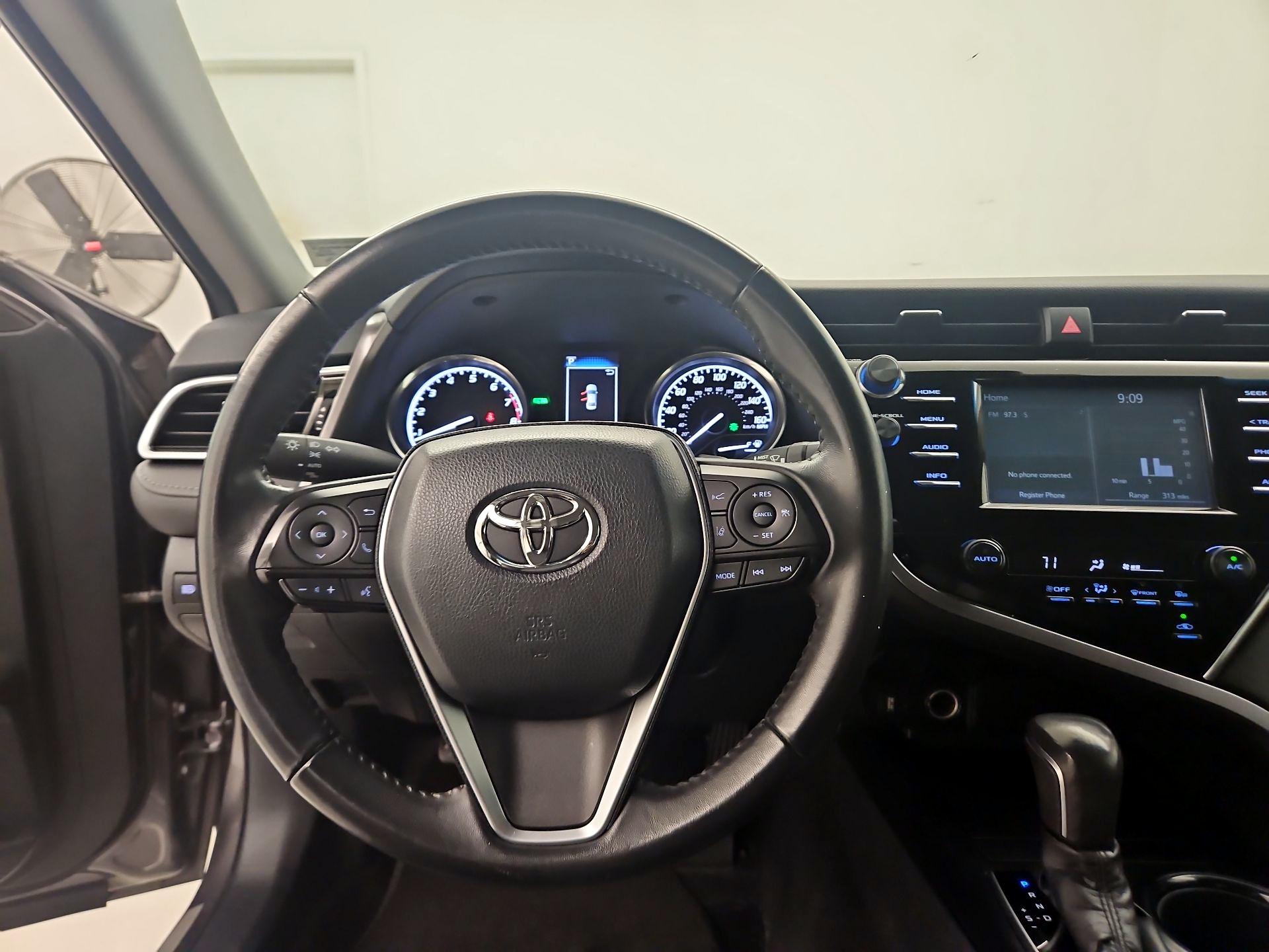 Thumbnail: 2018 Toyota Camry - 10